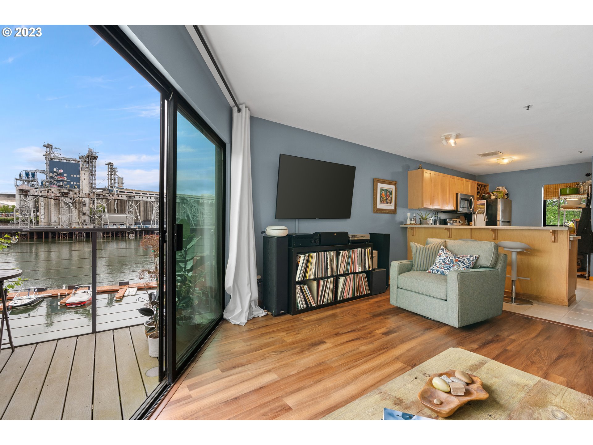 620 NW NAITO PKWY B11