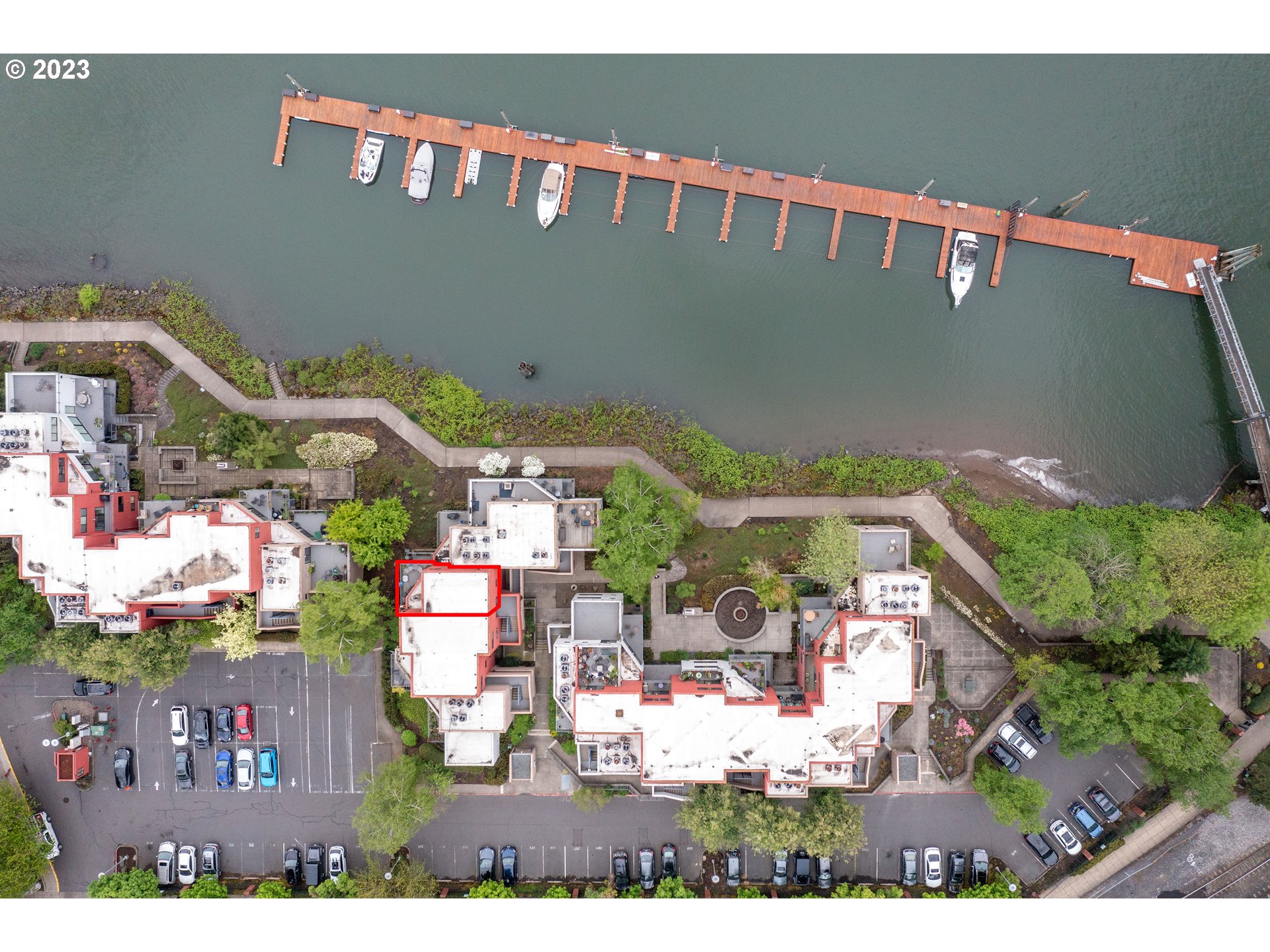 620 NW NAITO PKWY B11