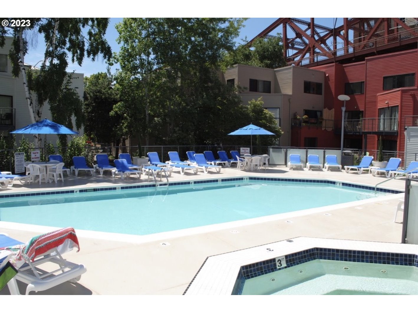 620 NW NAITO PKWY B11