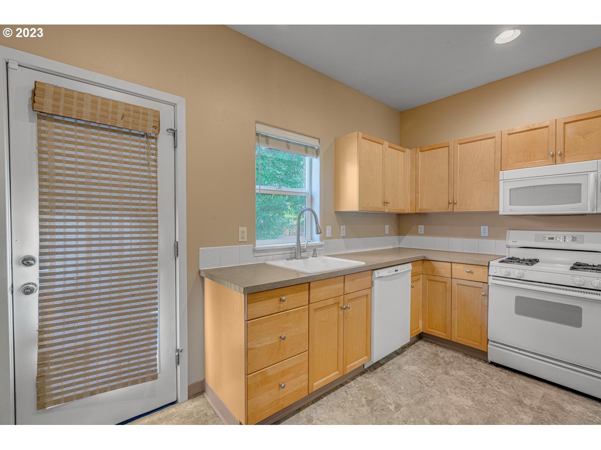 19956 SW CEDAR GROVE LN