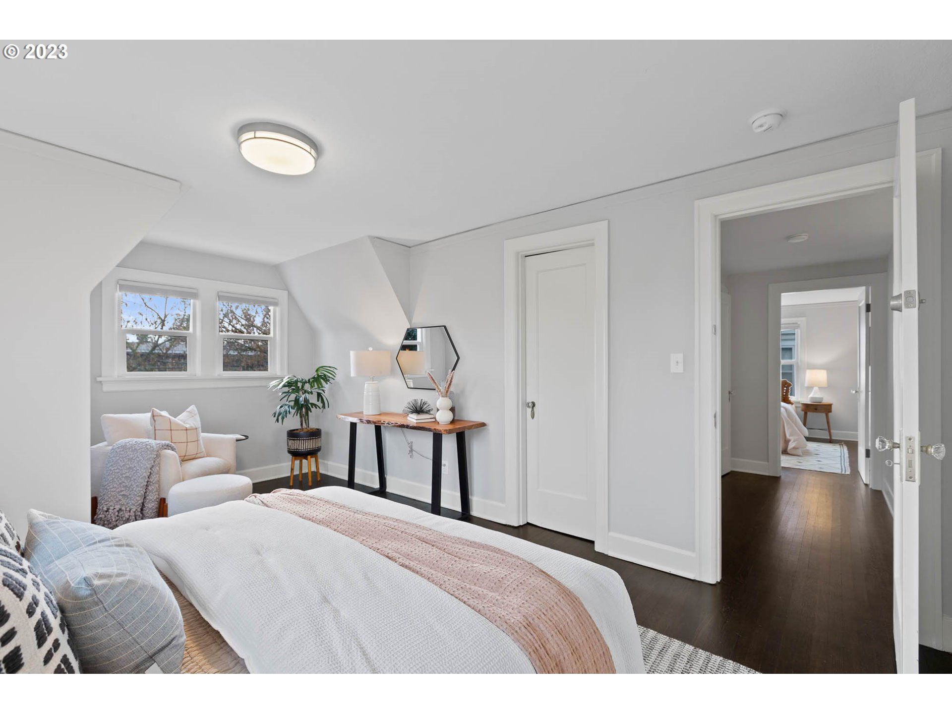 2905 N KILLINGSWORTH ST