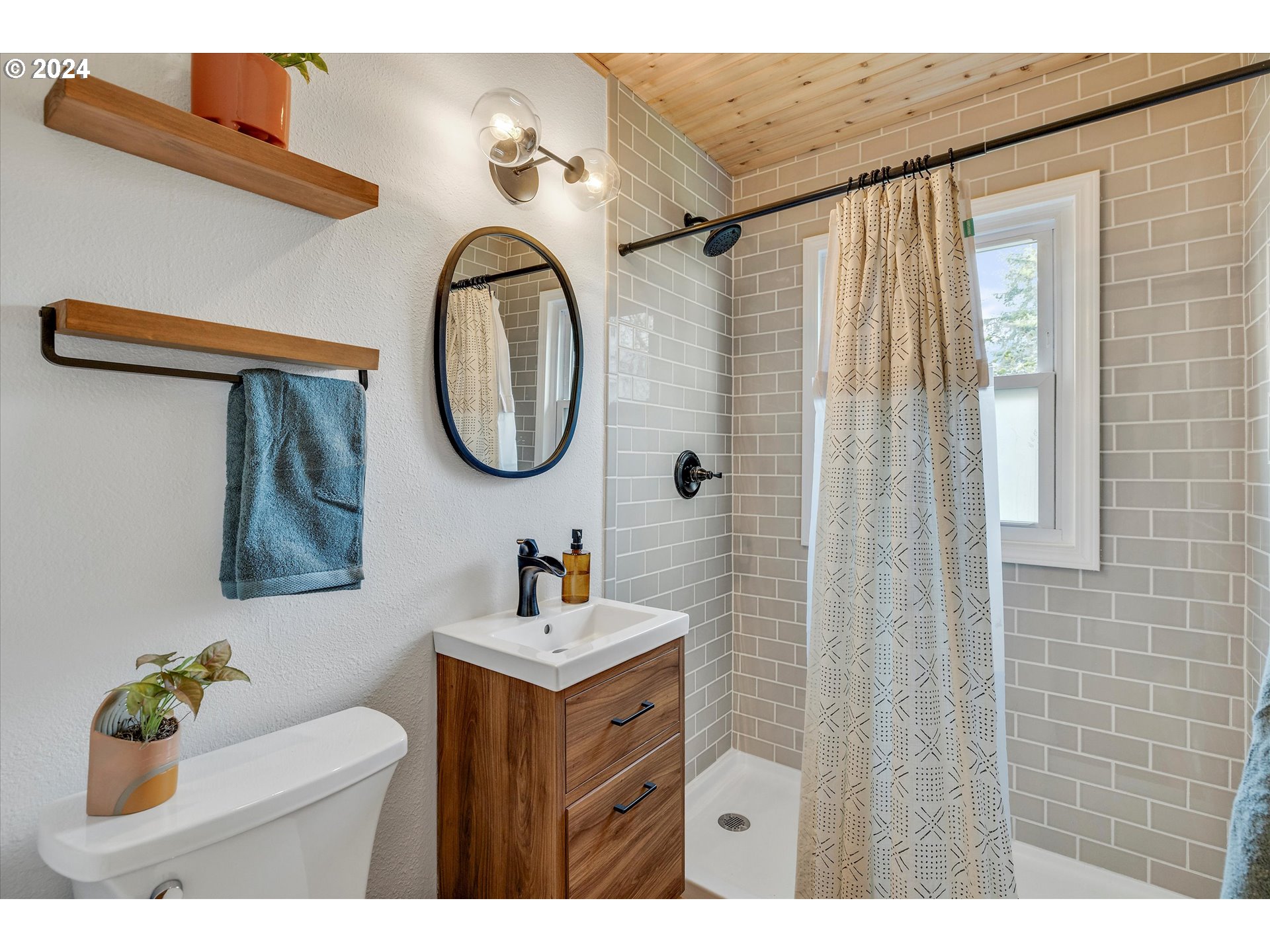 16428 SE WOODWARD ST