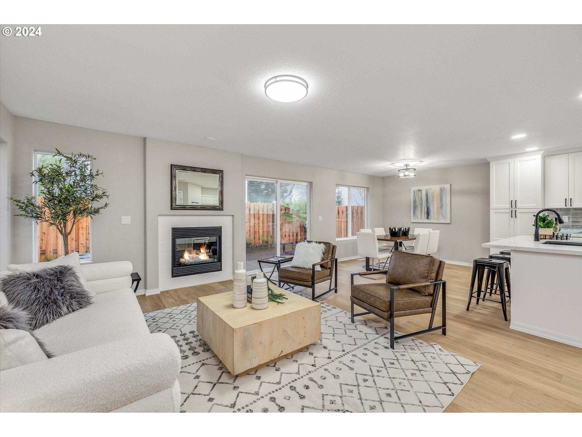 10376 SW FRANKLIN LN