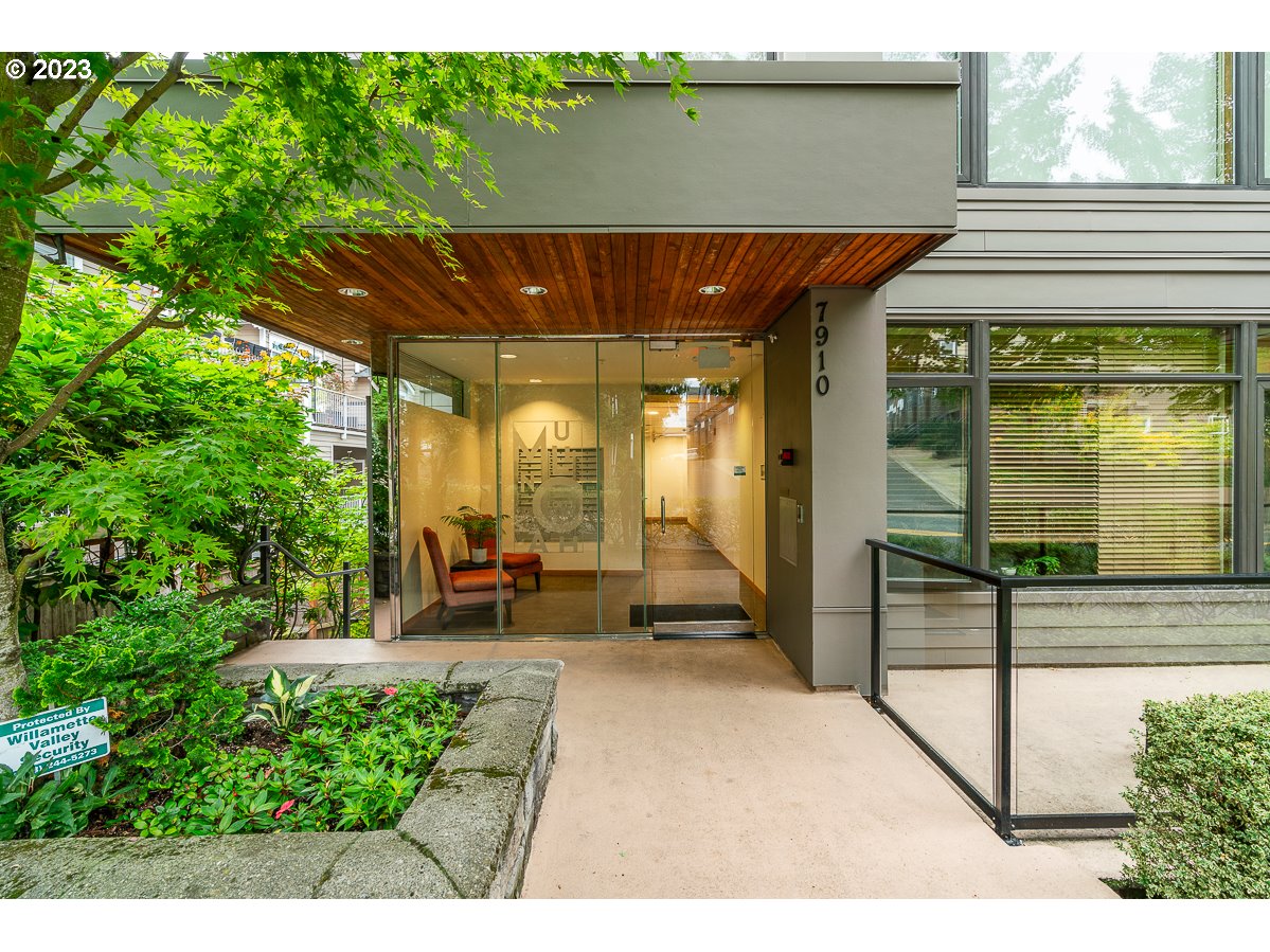 7910 SW 31ST AVE Unit: 106