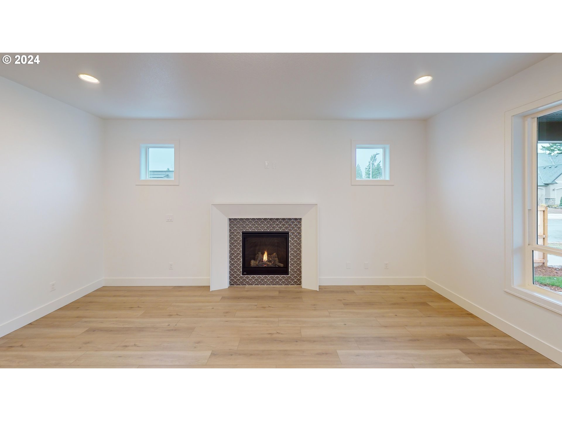 948 NE 17TH AVE L 28