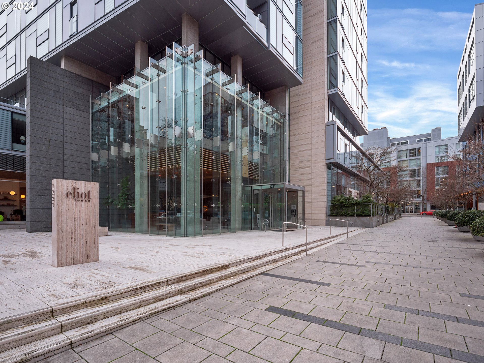 1221 SW 10TH AVE 1306