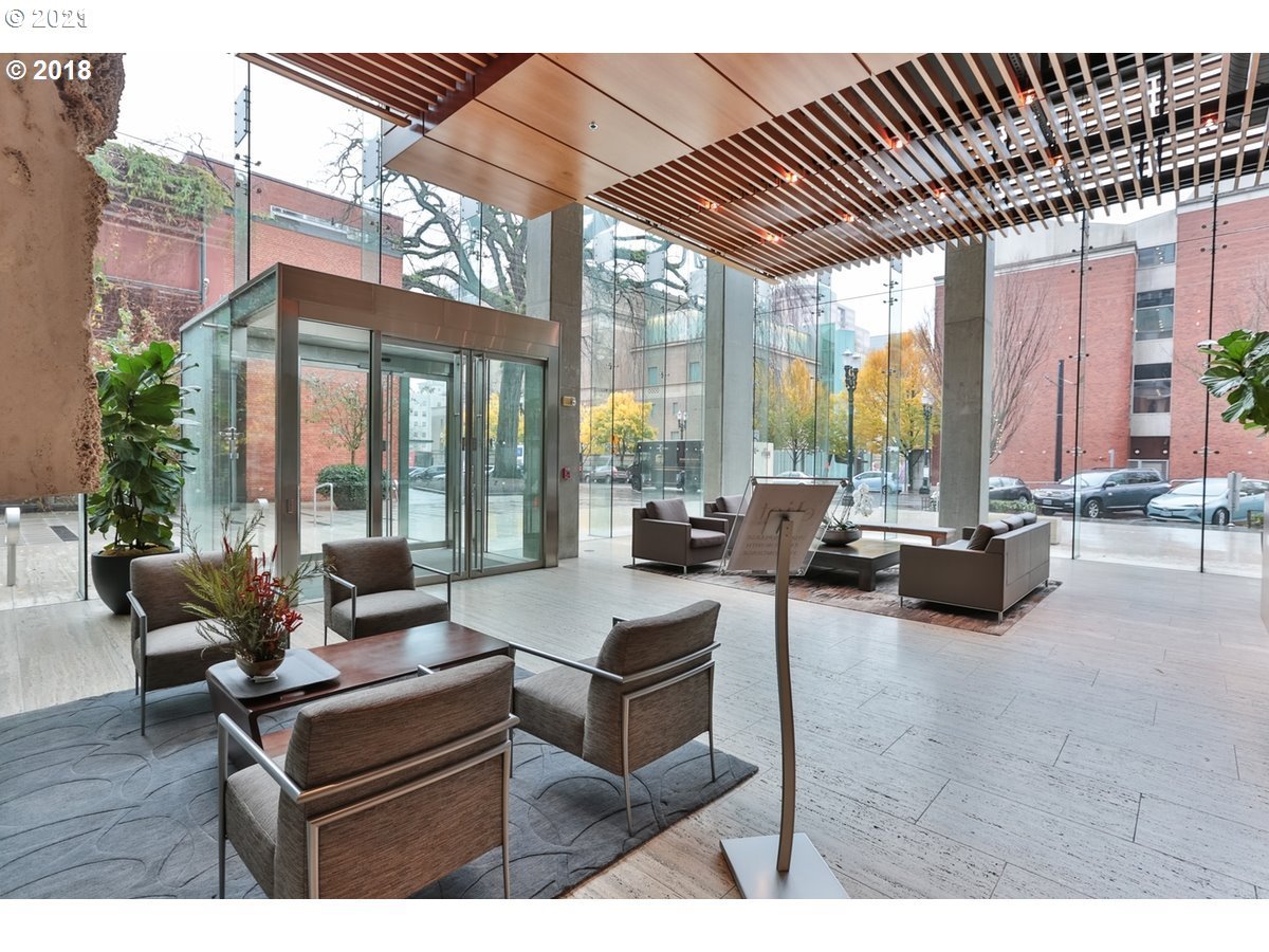 1221 SW 10TH AVE 1306