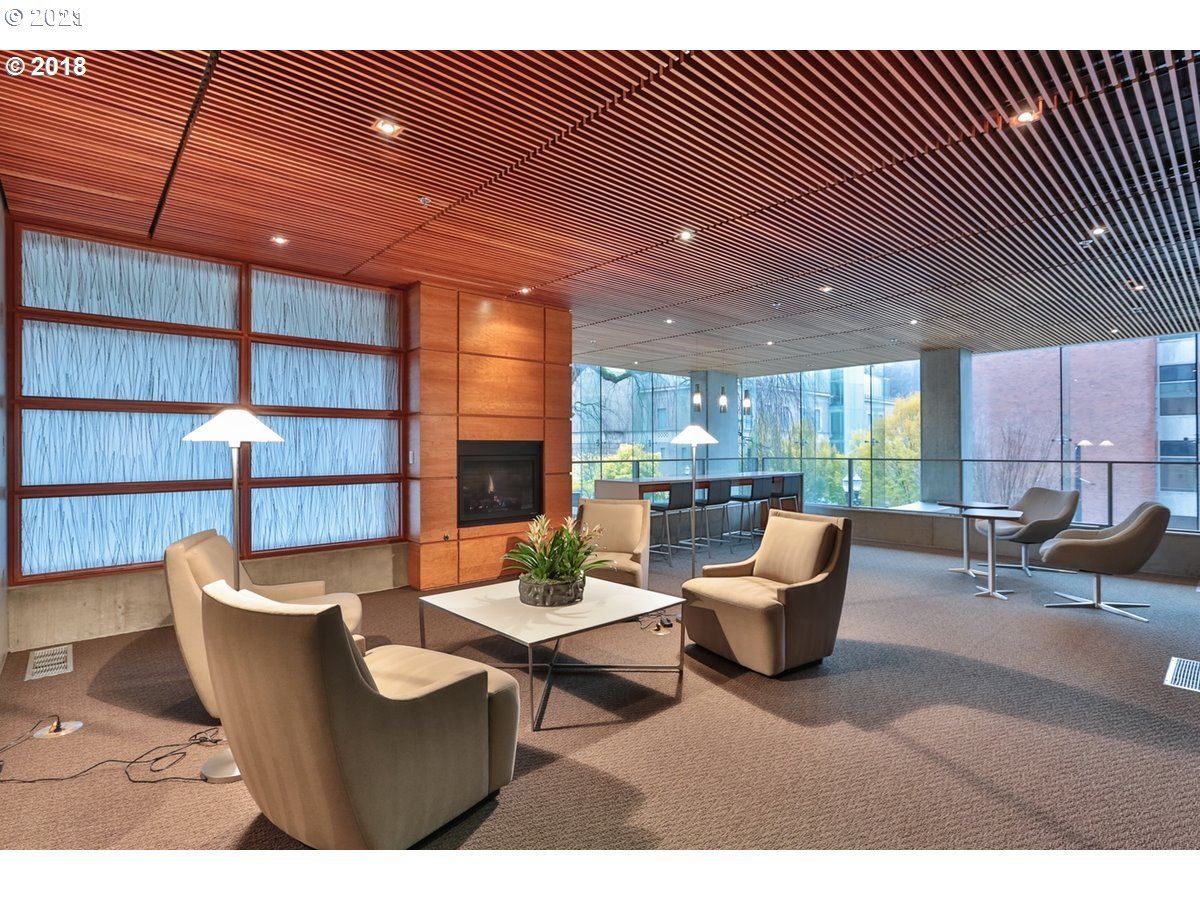 1221 SW 10TH AVE 1306