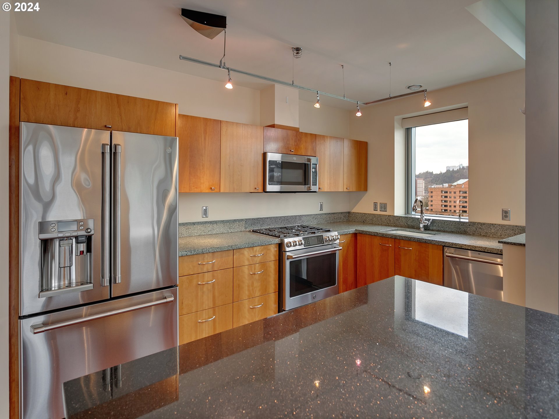 1221 SW 10TH AVE 1306