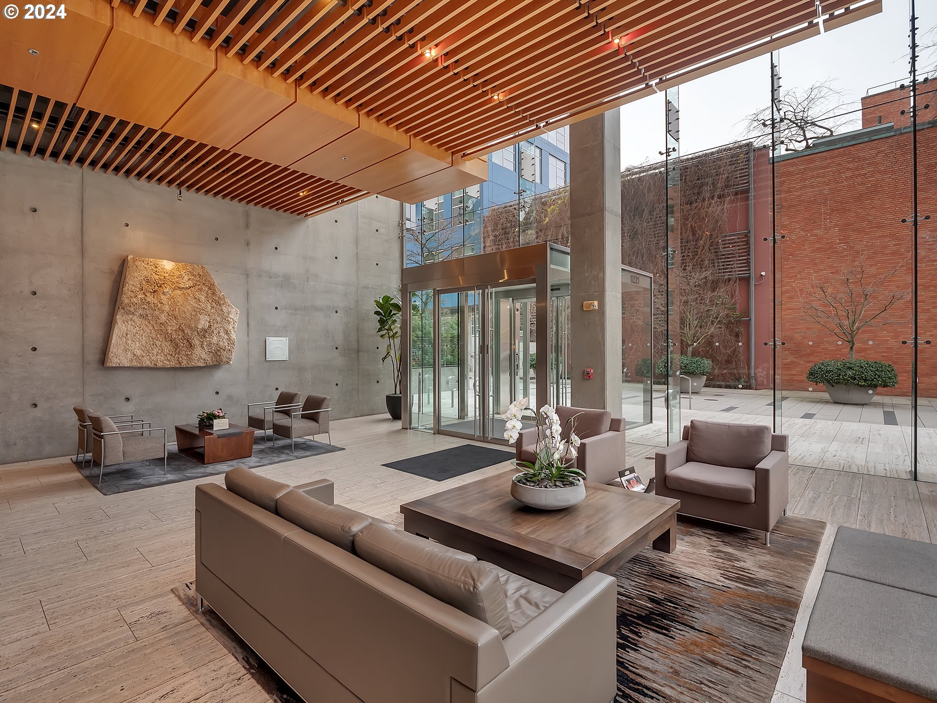 1221 SW 10TH AVE 1306