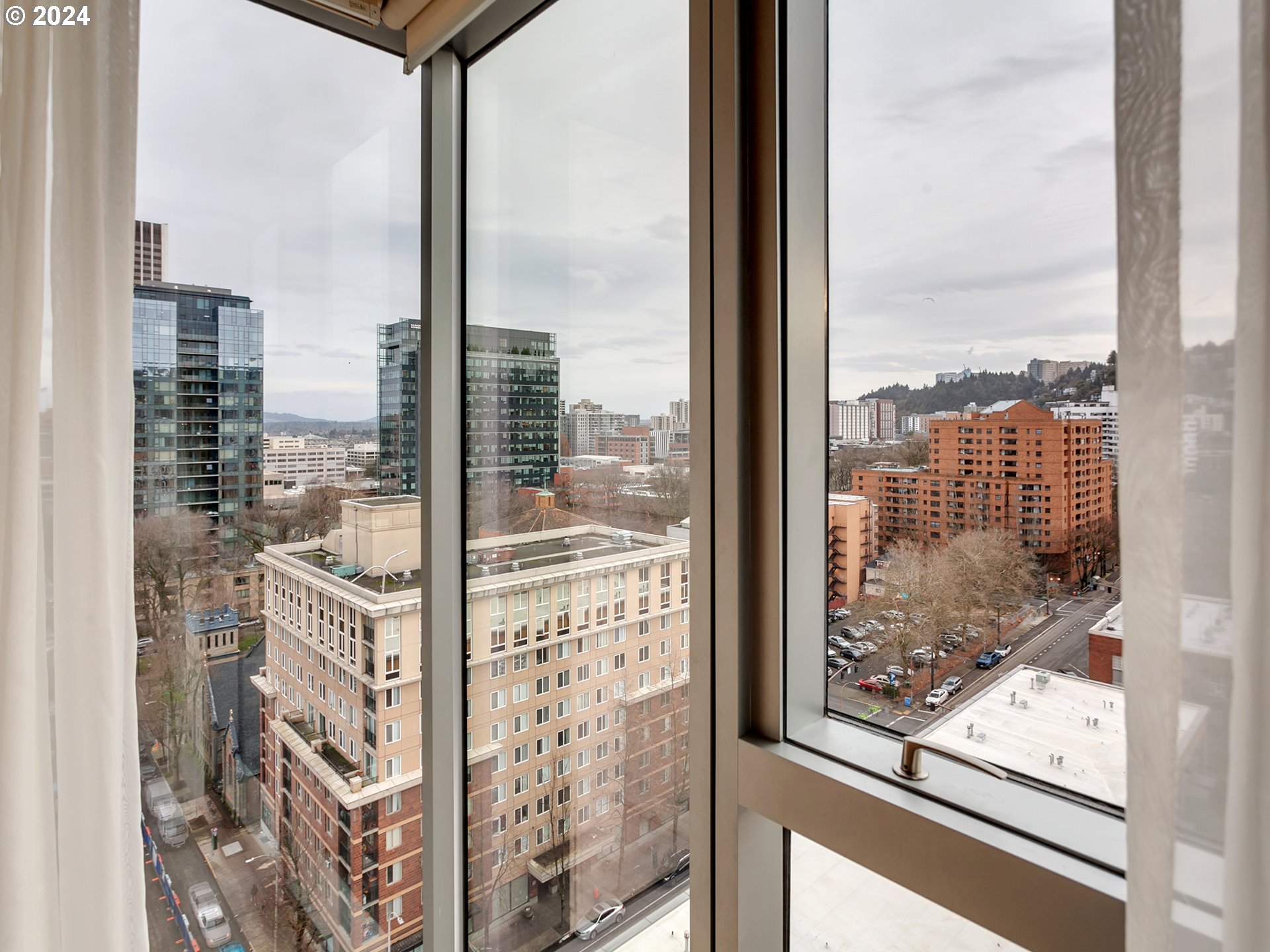 1221 SW 10TH AVE 1306