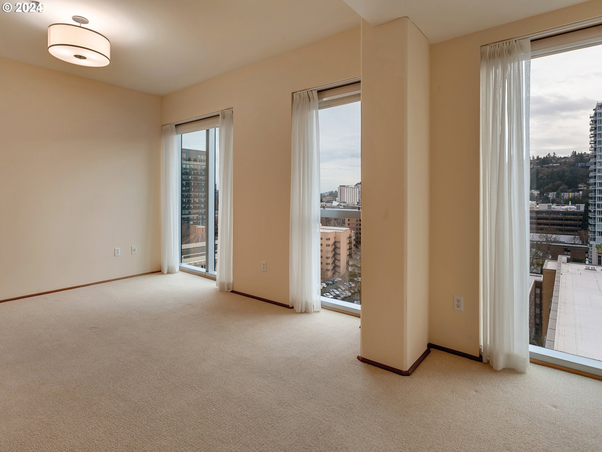 1221 SW 10TH AVE 1306