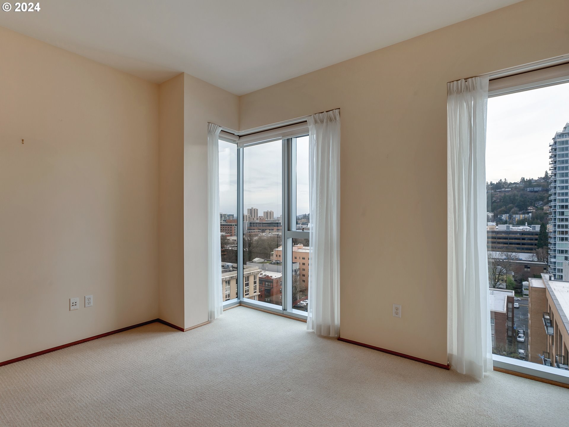 1221 SW 10TH AVE 1306