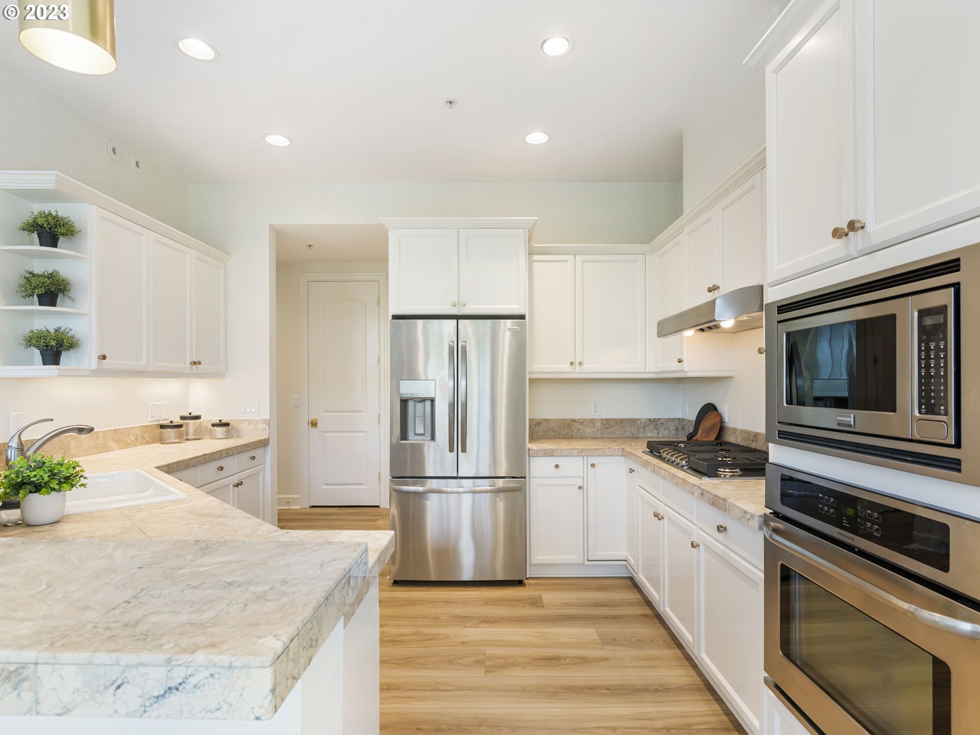 707 N HAYDEN ISLAND DR 327