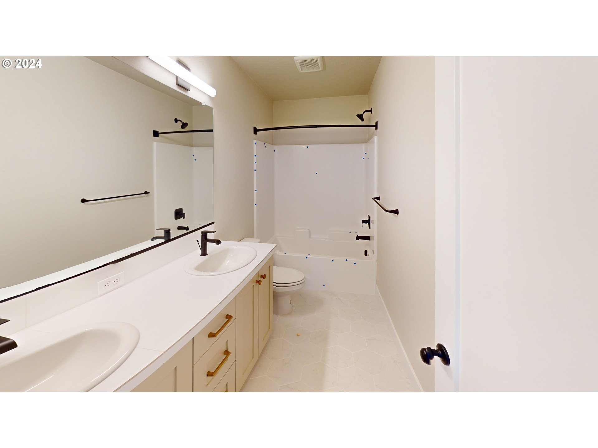 2416 SE Maybrook LN L19A