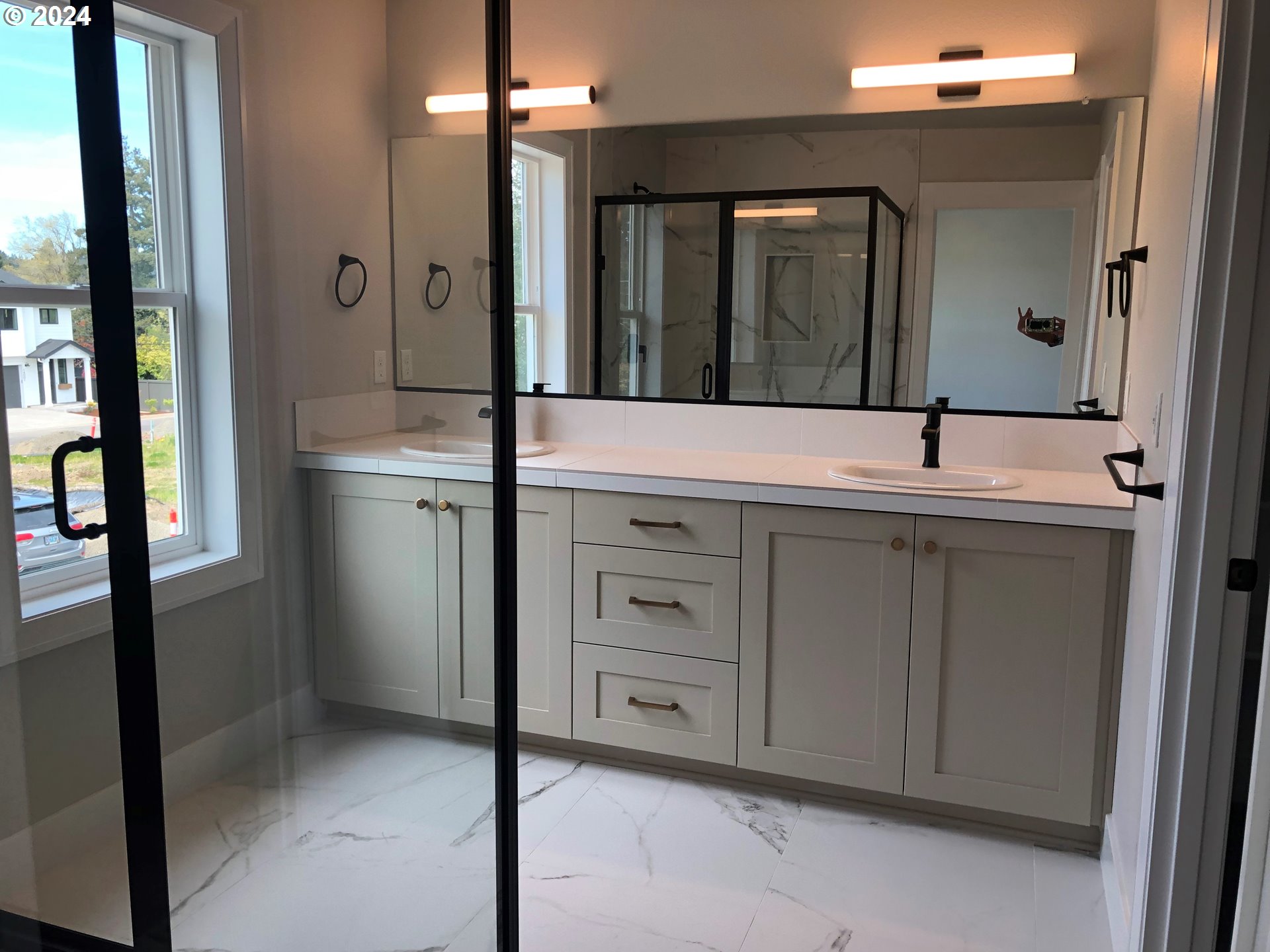 2416 SE Maybrook LN L19A