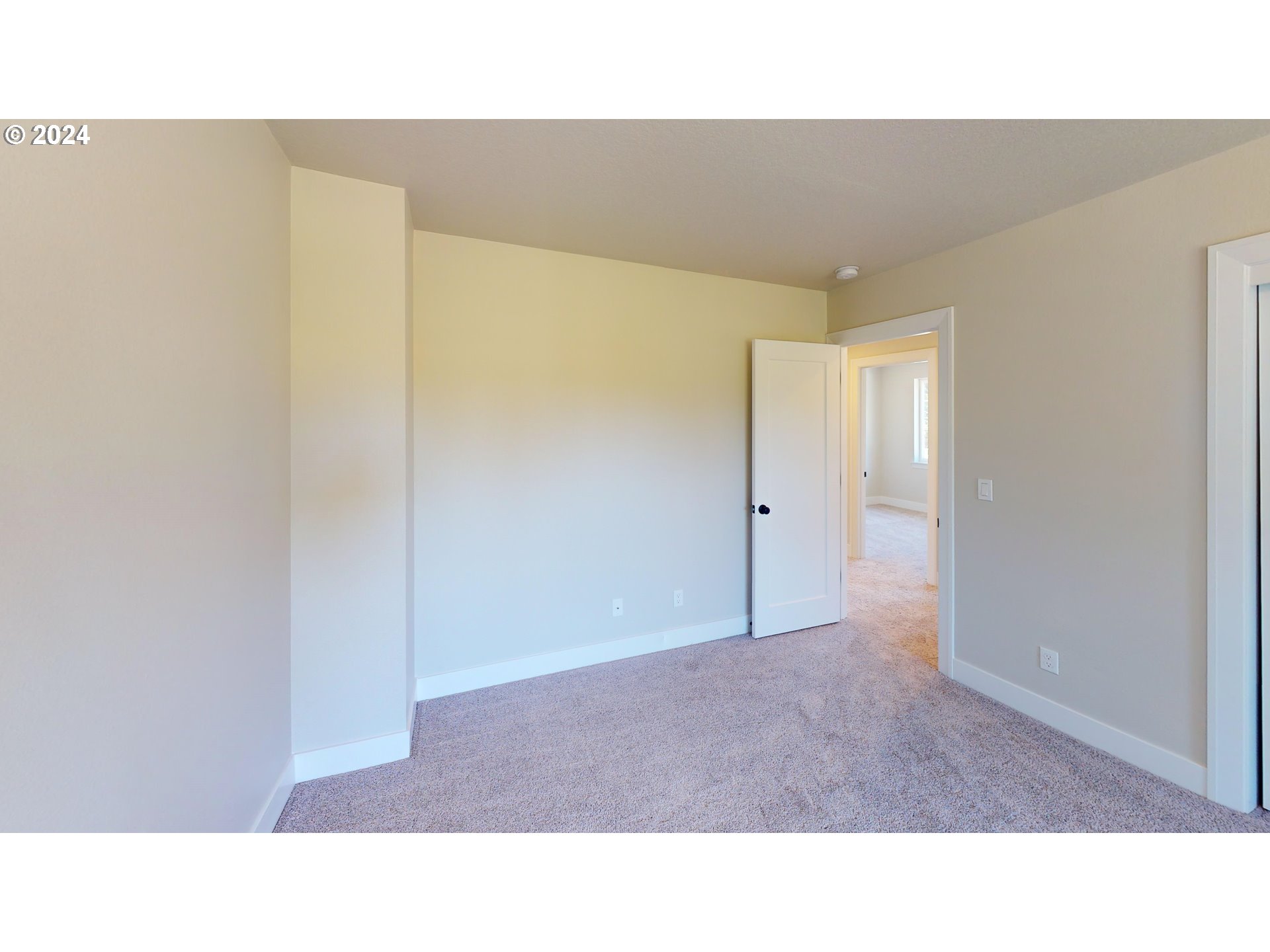 2416 SE Maybrook LN L19A