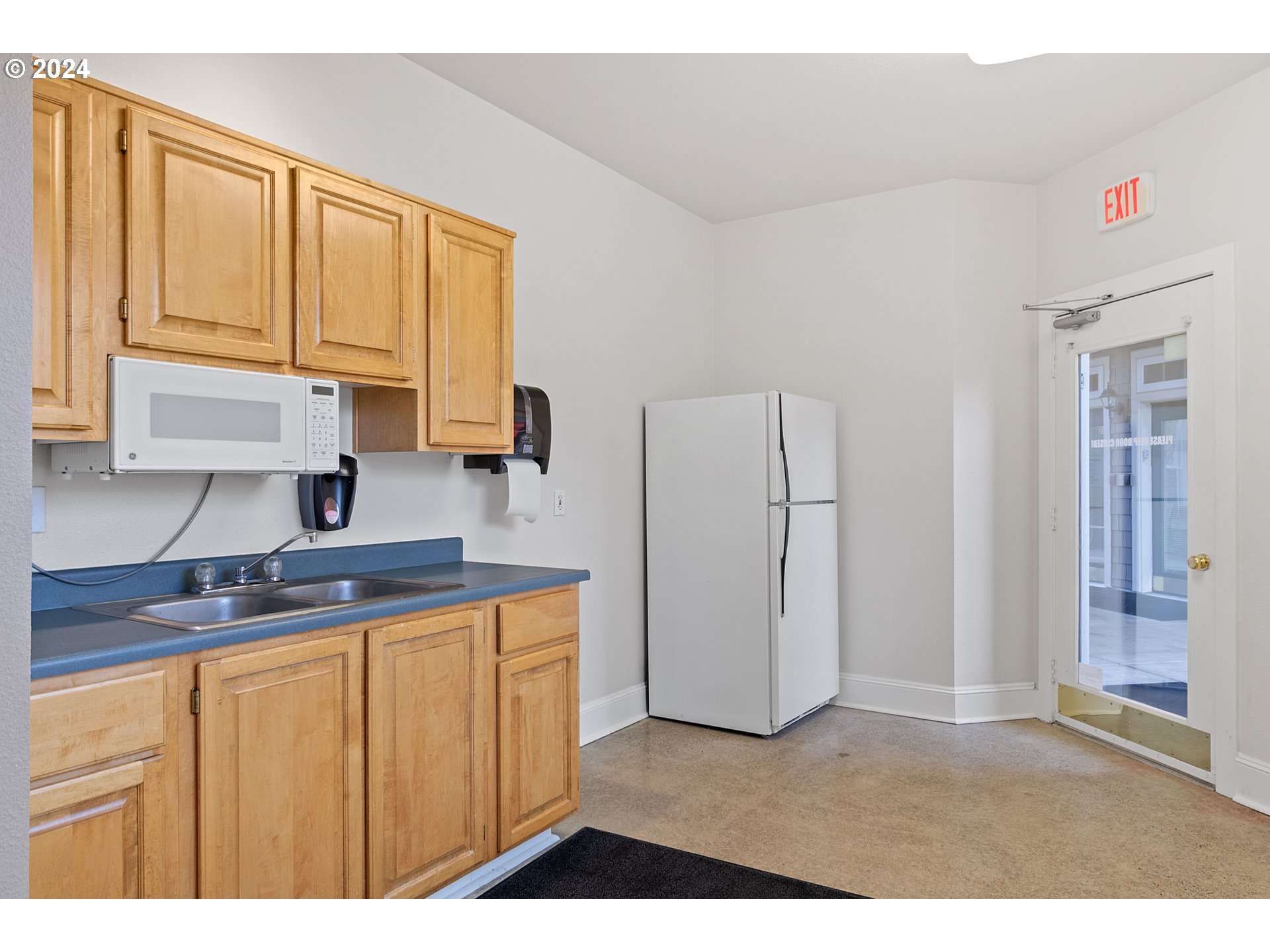 7139 SW SAGERT ST 103