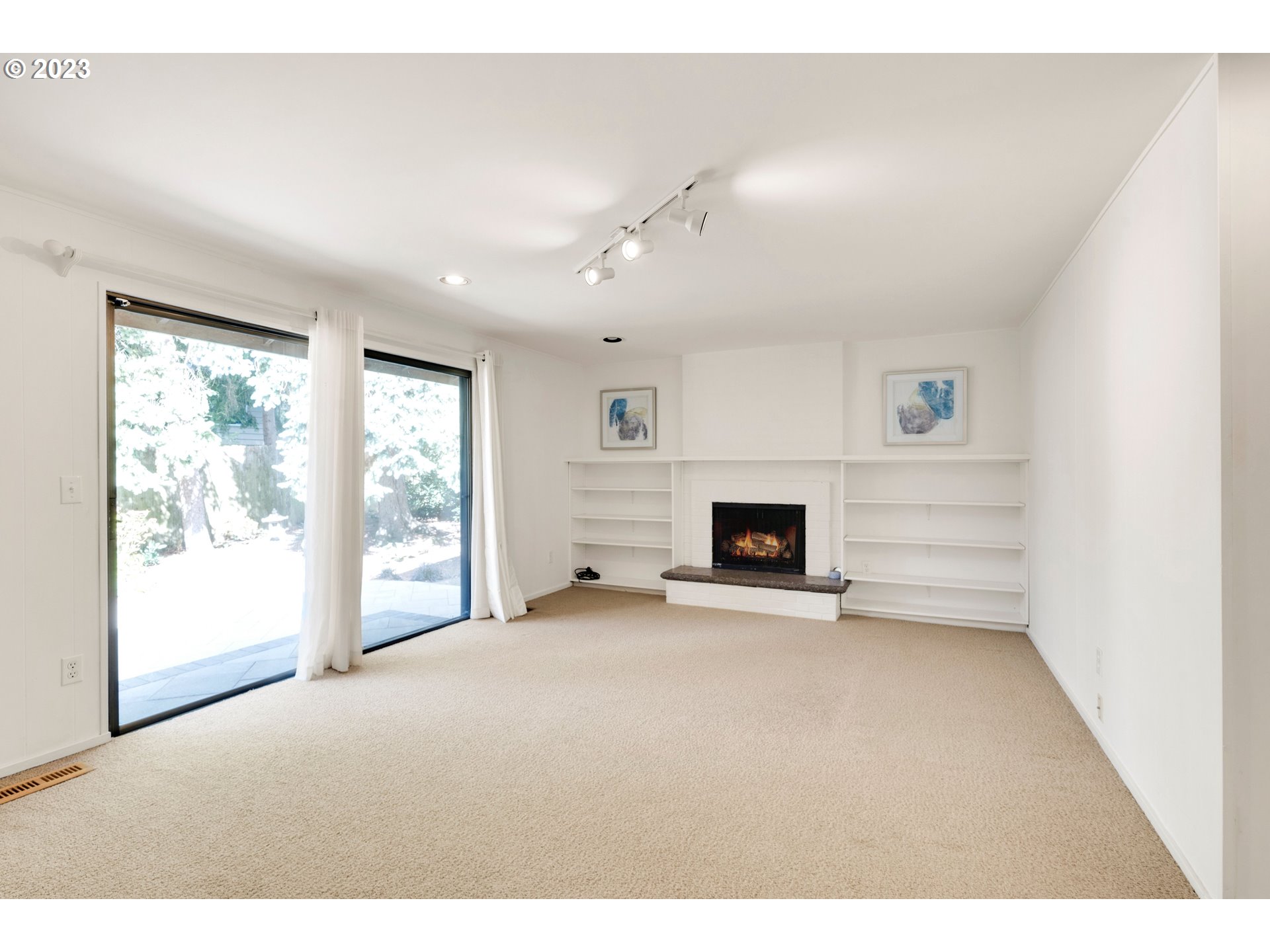 8 HOTSPUR ST