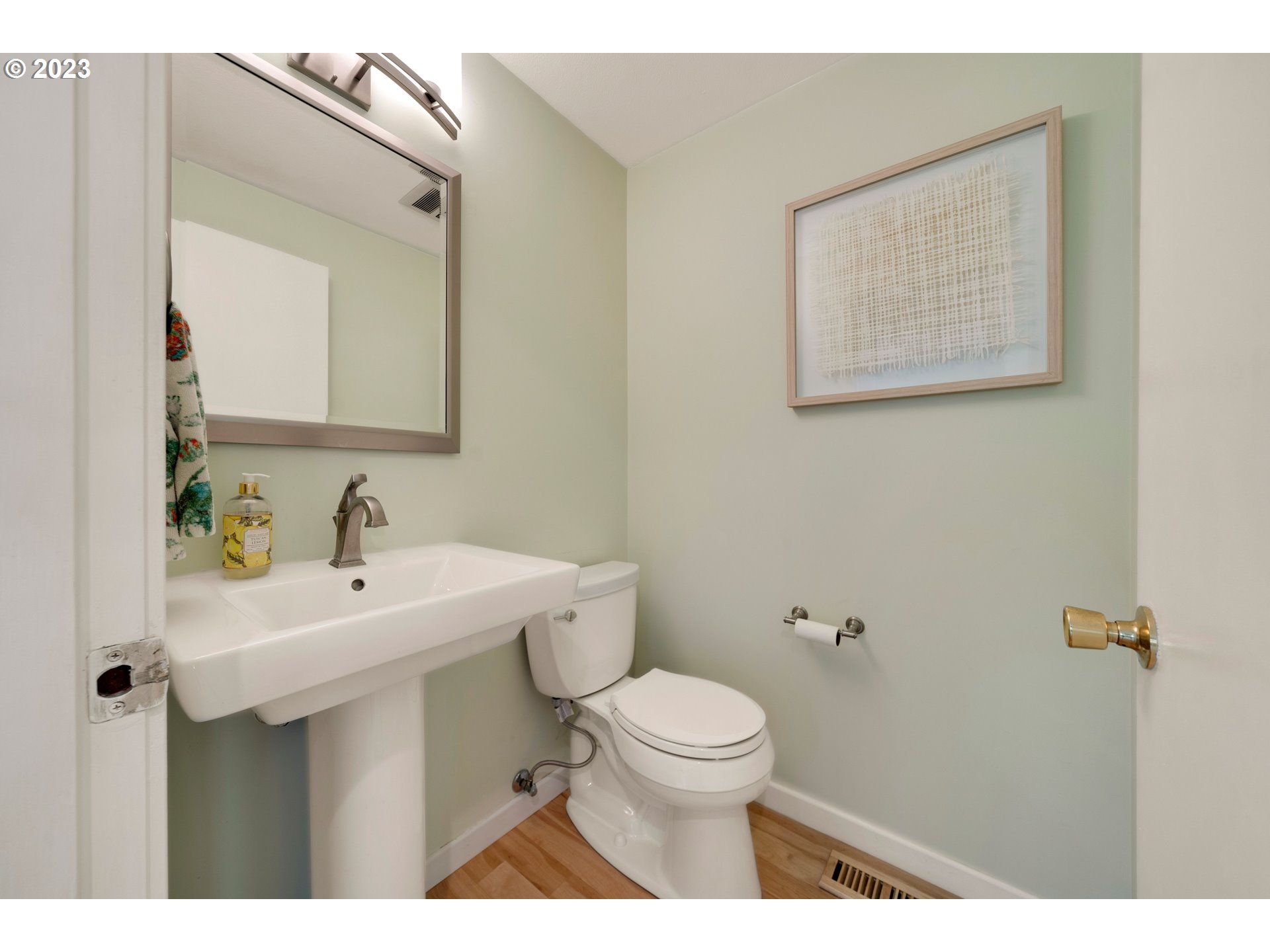 8 HOTSPUR ST