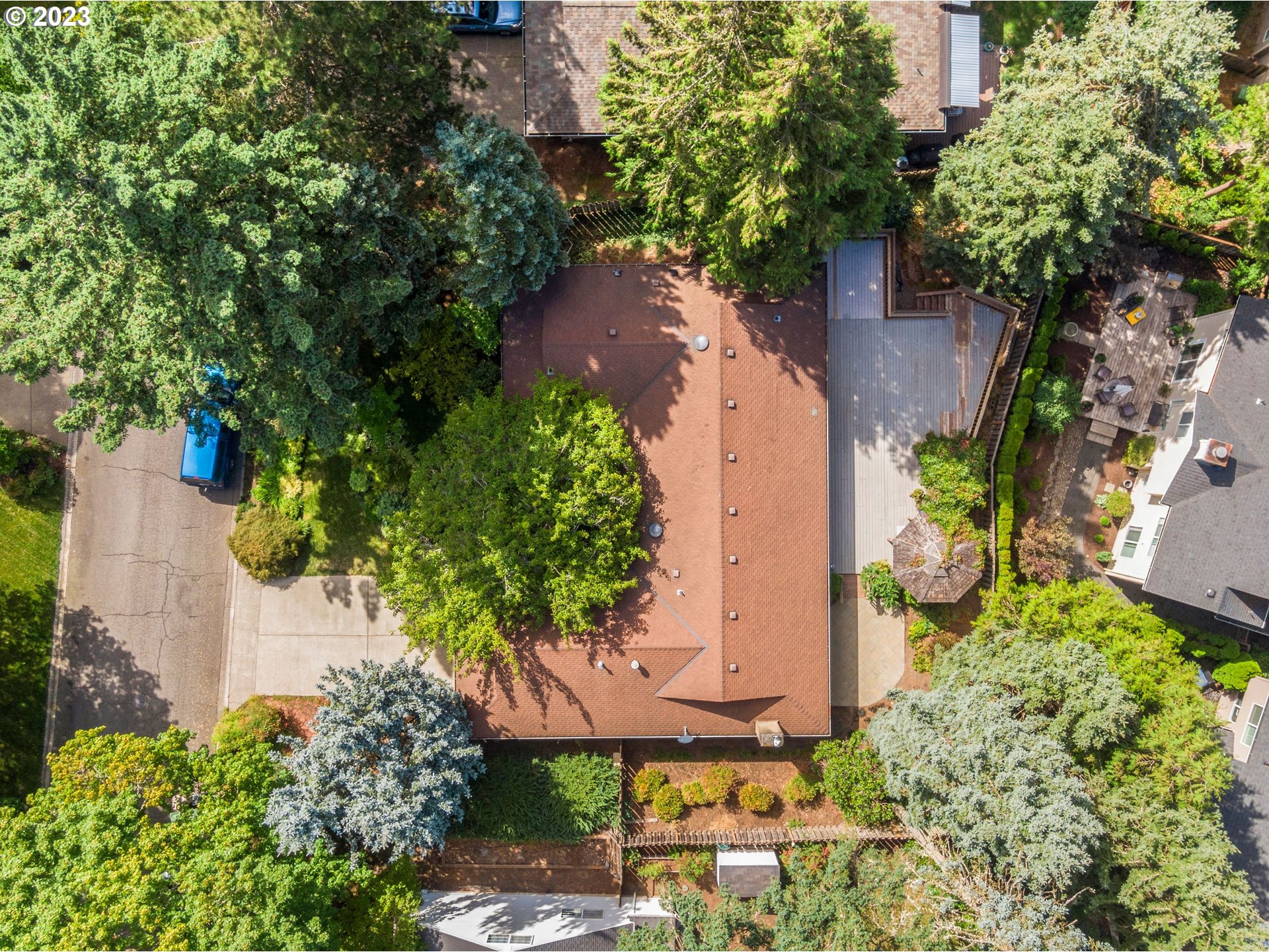8 HOTSPUR ST