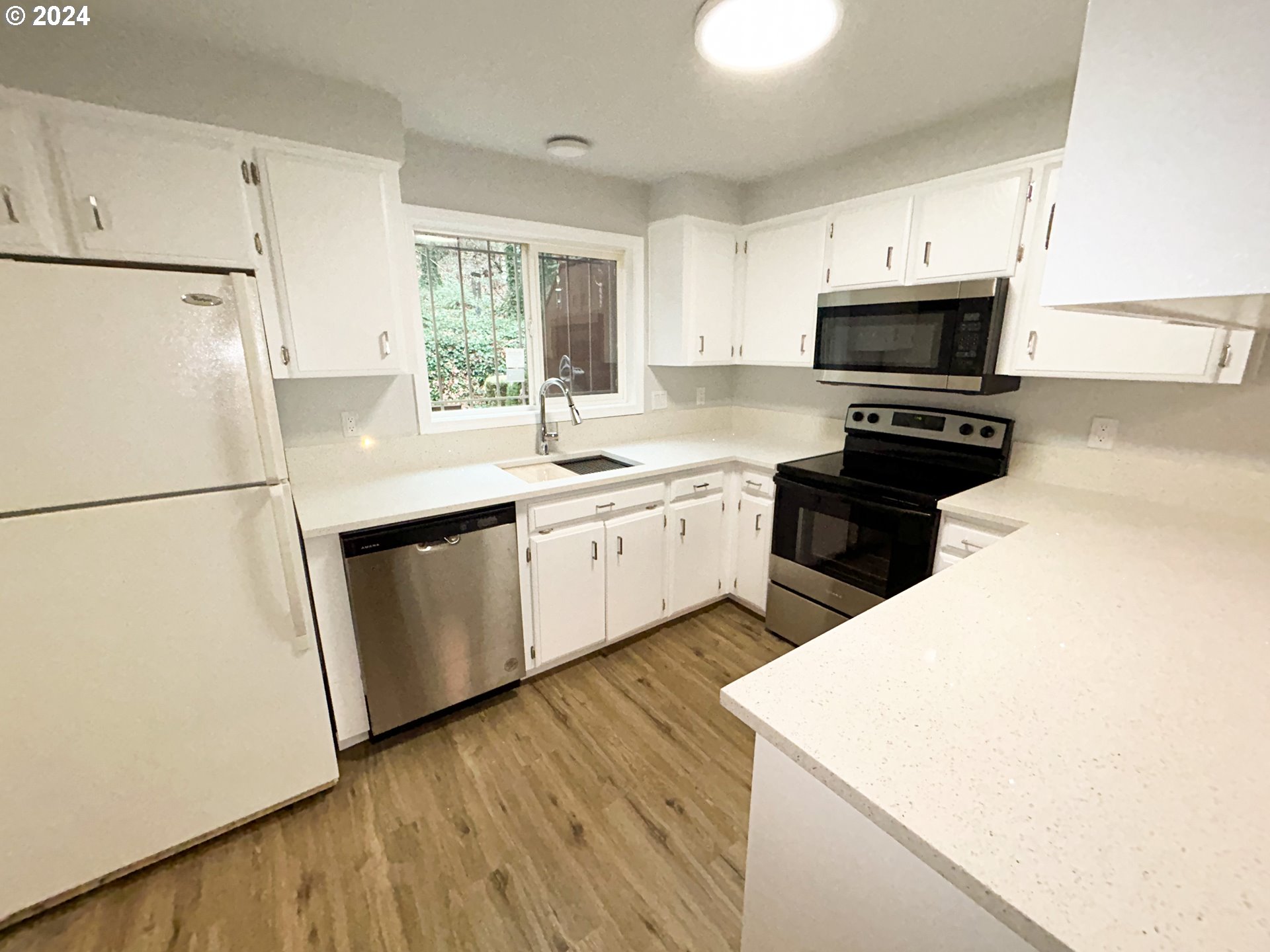 24070 NE TREEHILL DR