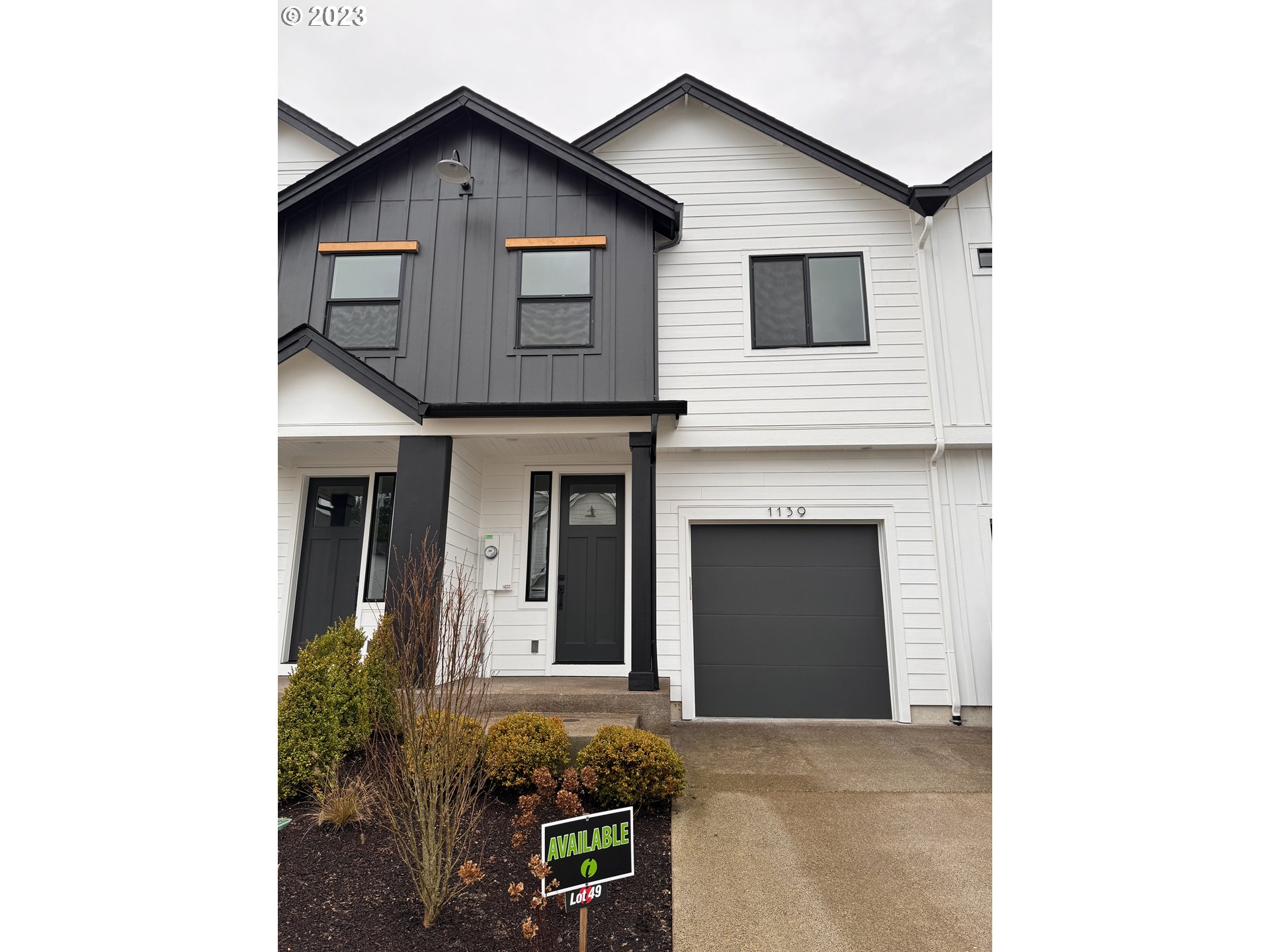 1139 Senna LN 49