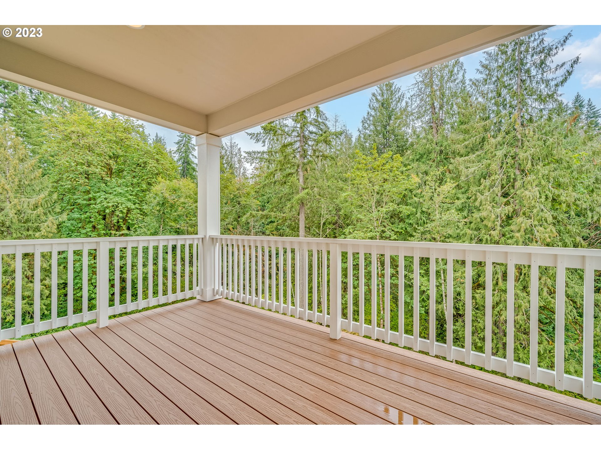 1947 NE Currin Creek DR