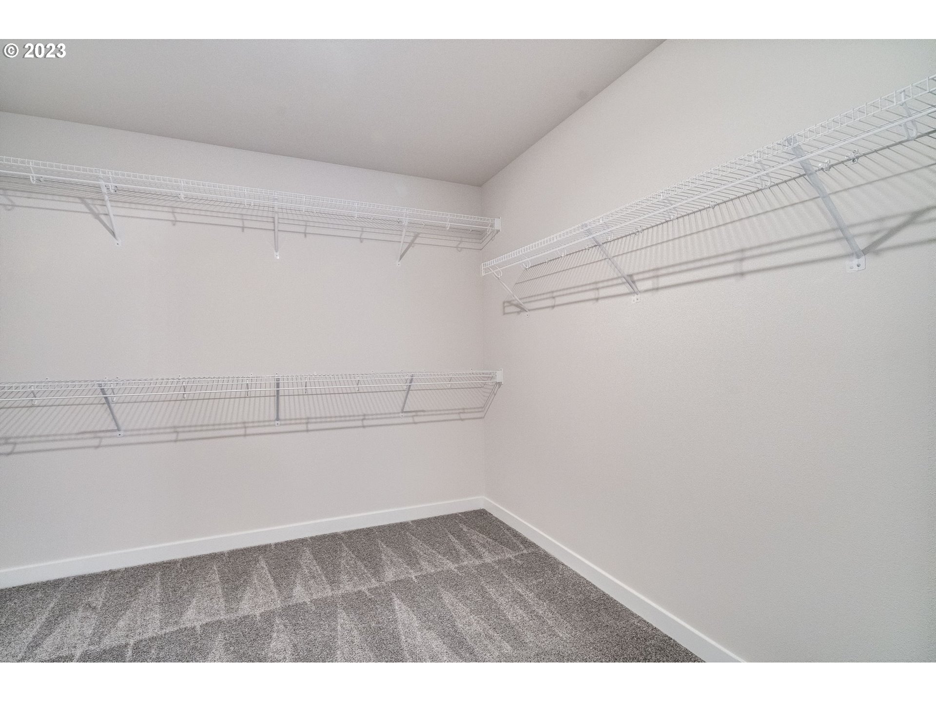 1947 NE Currin Creek DR