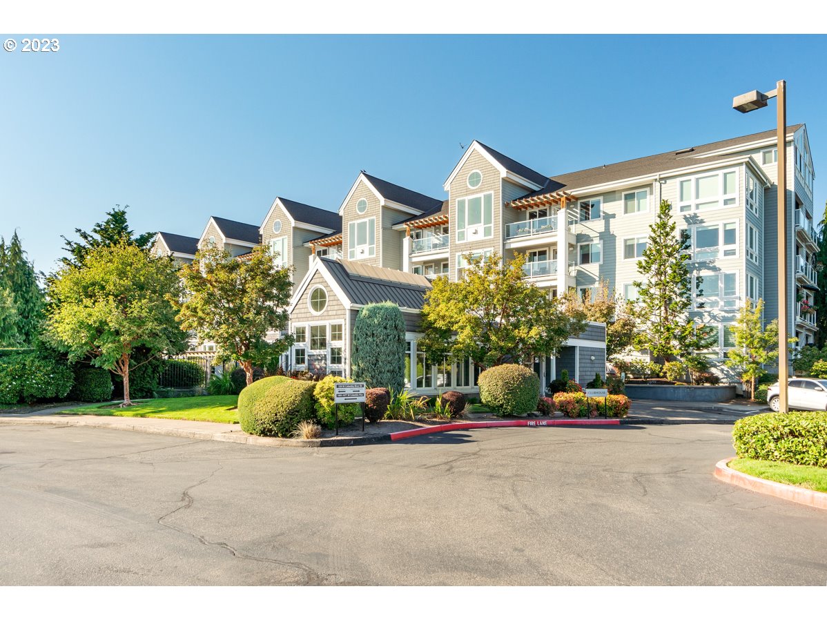 520 SE COLUMBIA RIVER DR Unit: 428