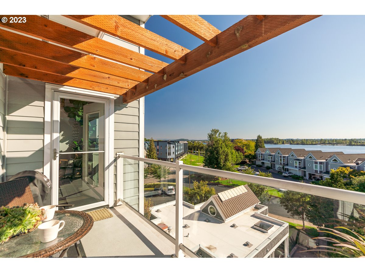 520 SE COLUMBIA RIVER DR Unit: 428