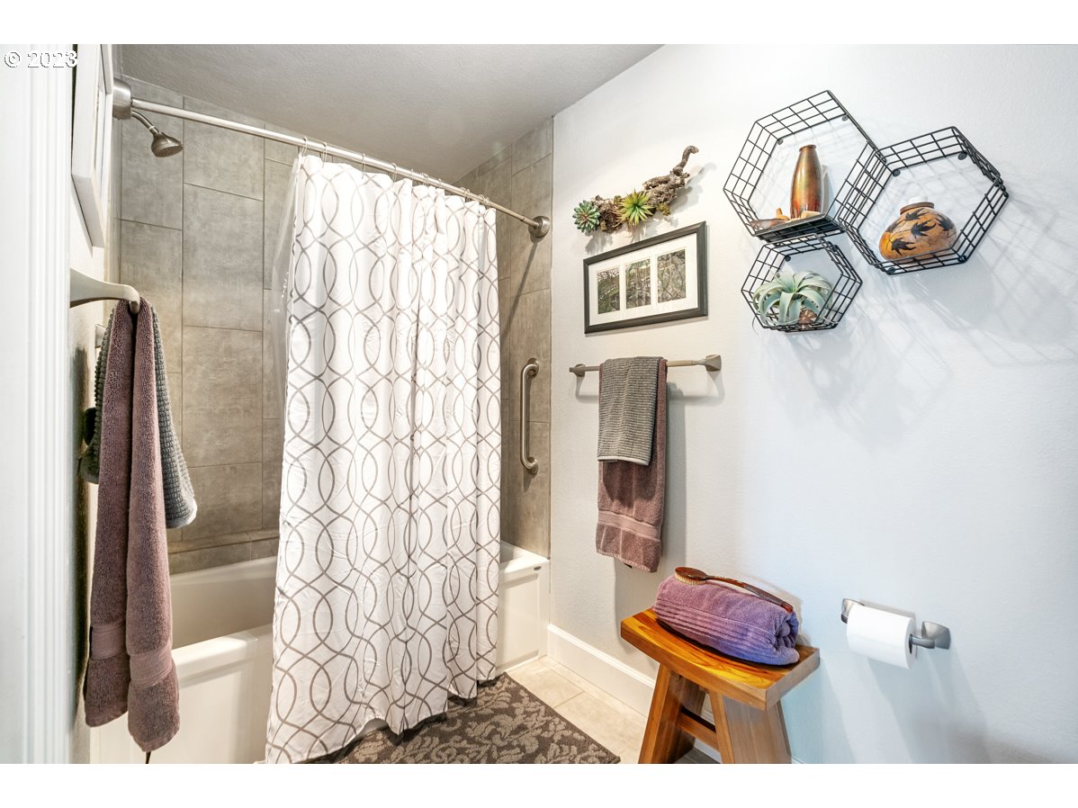 520 SE COLUMBIA RIVER DR Unit: 428