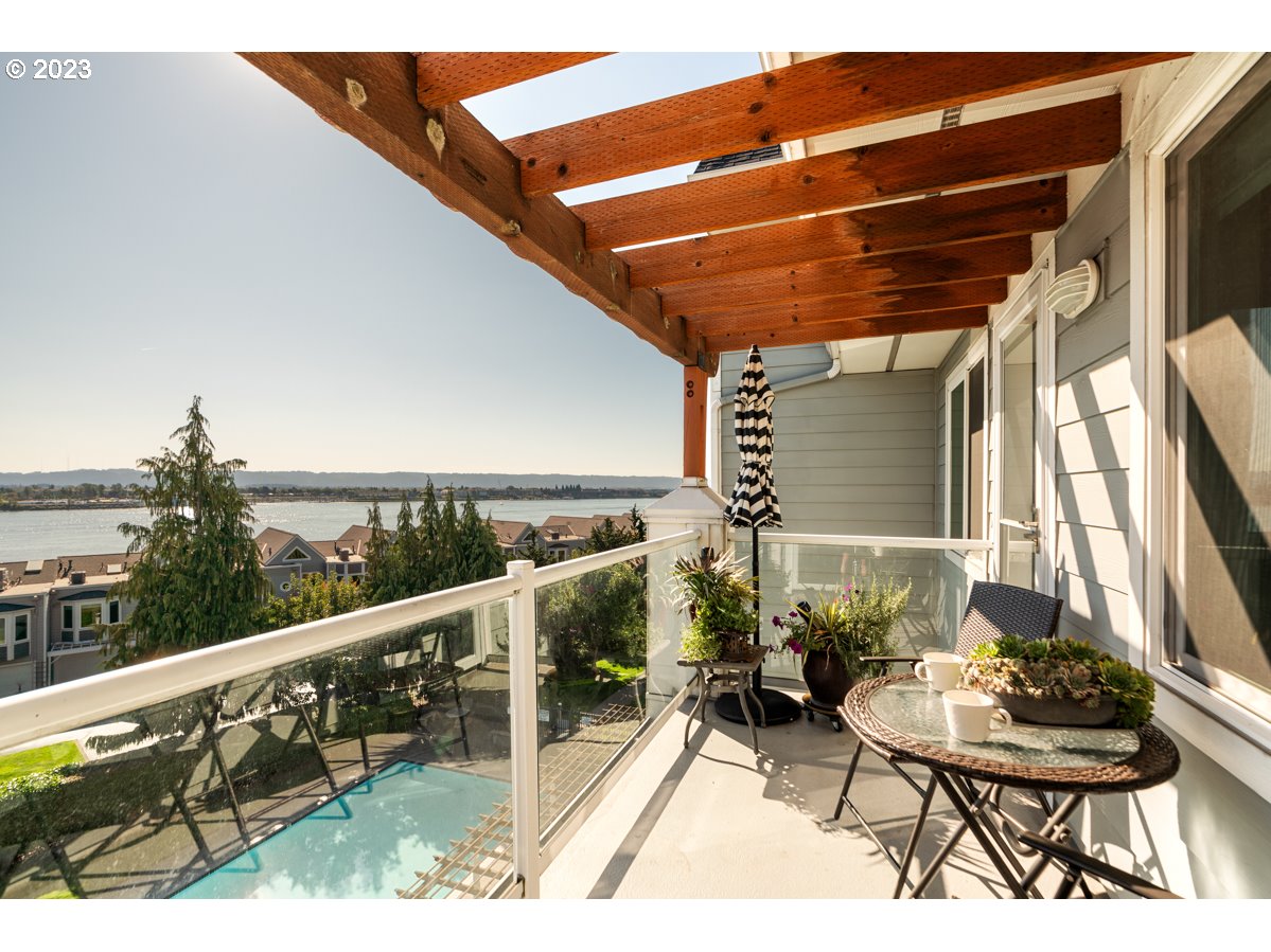 520 SE COLUMBIA RIVER DR Unit: 428