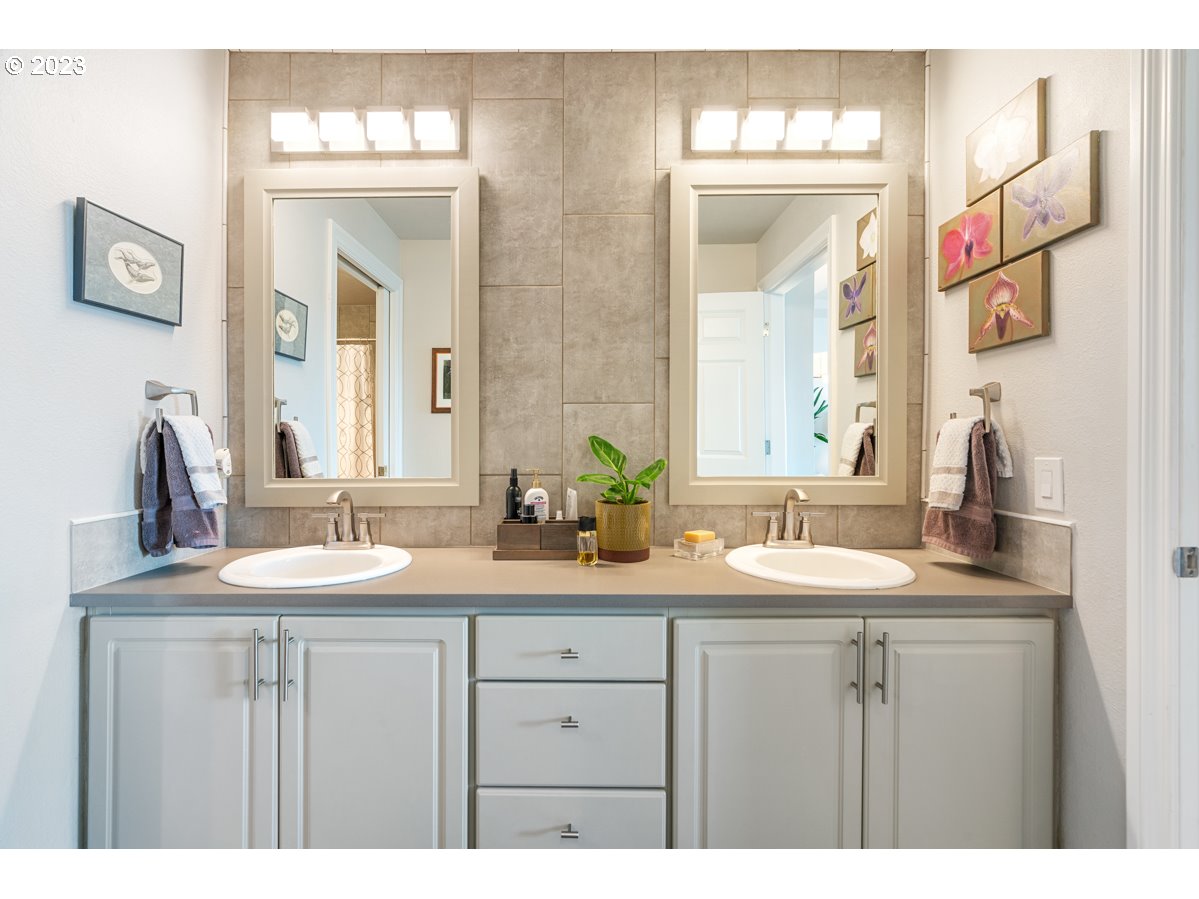 520 SE COLUMBIA RIVER DR Unit: 428