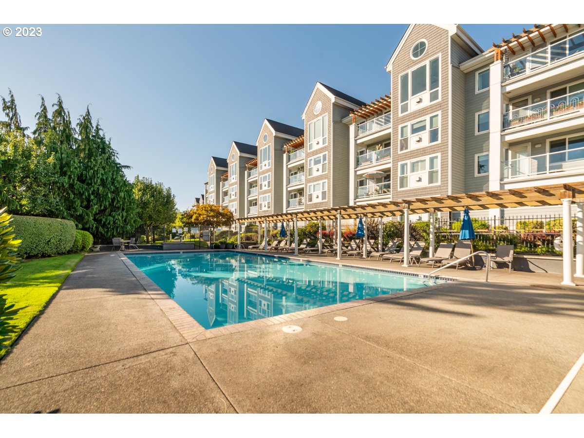 520 SE COLUMBIA RIVER DR Unit: 428