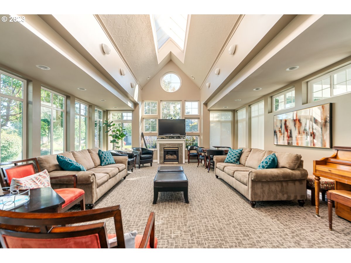 520 SE COLUMBIA RIVER DR Unit: 428