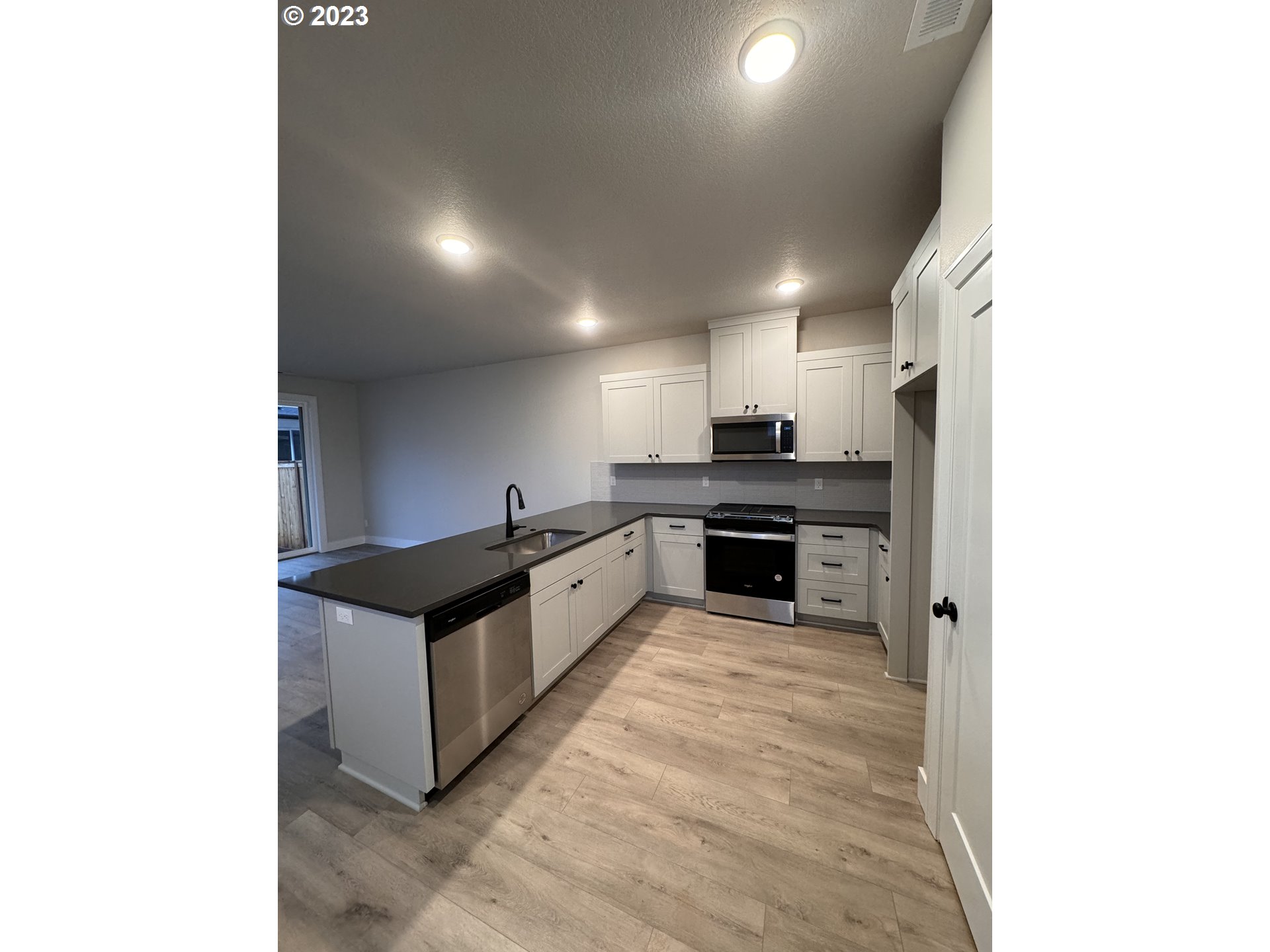 1130 Lillium LN 47