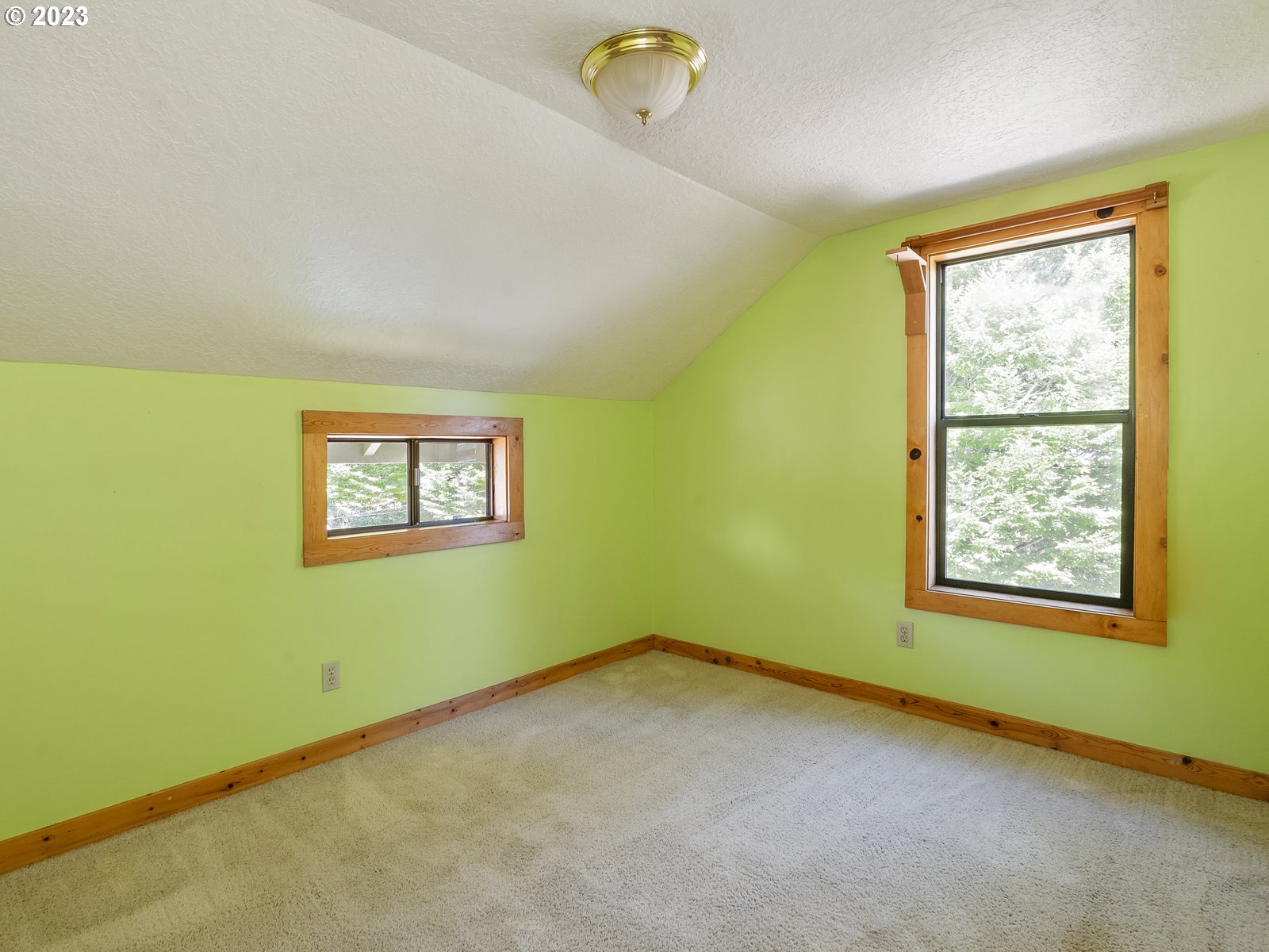 4915 SE 37TH AVE