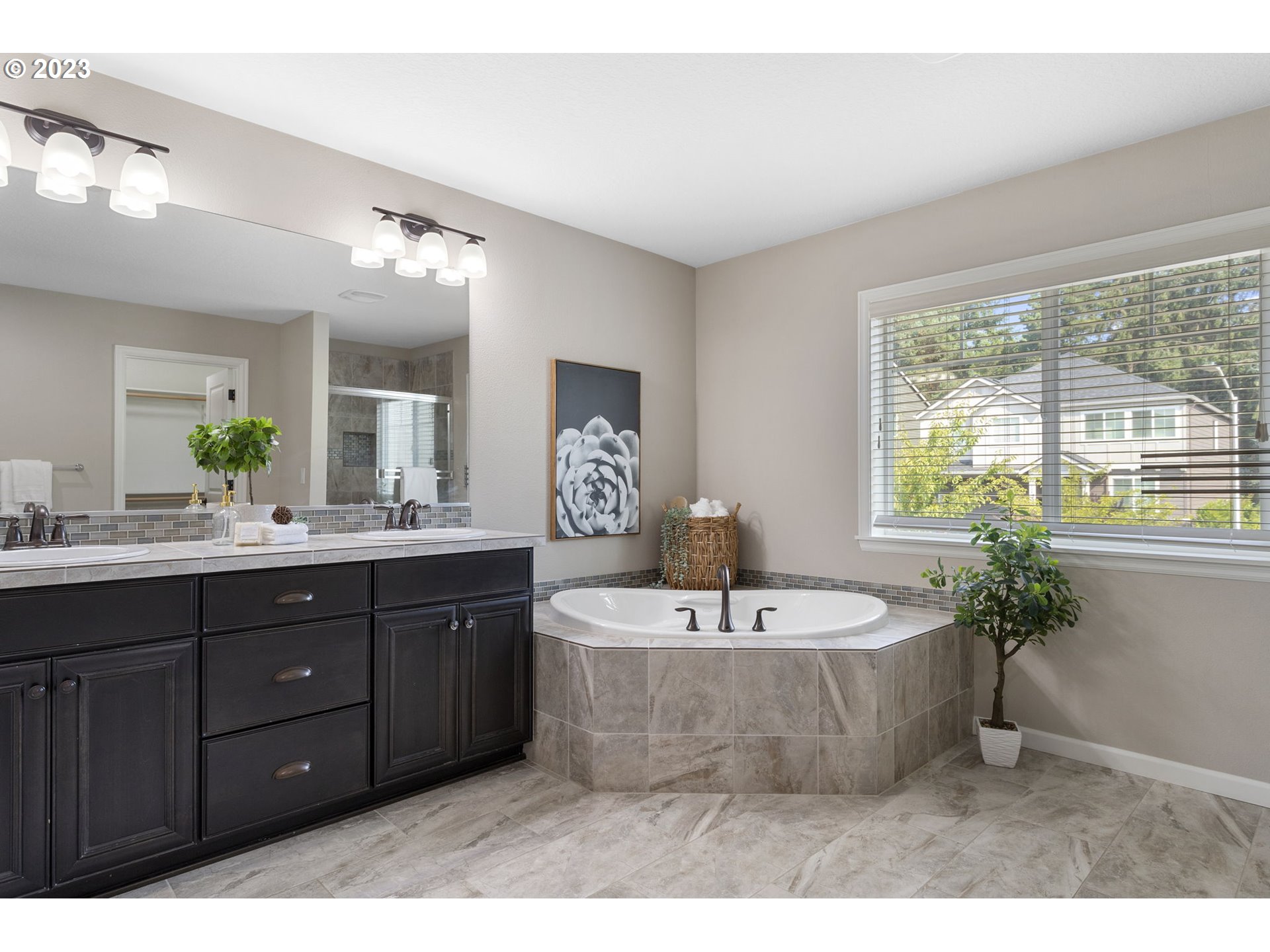 11840 NW MAPLE HILL LN