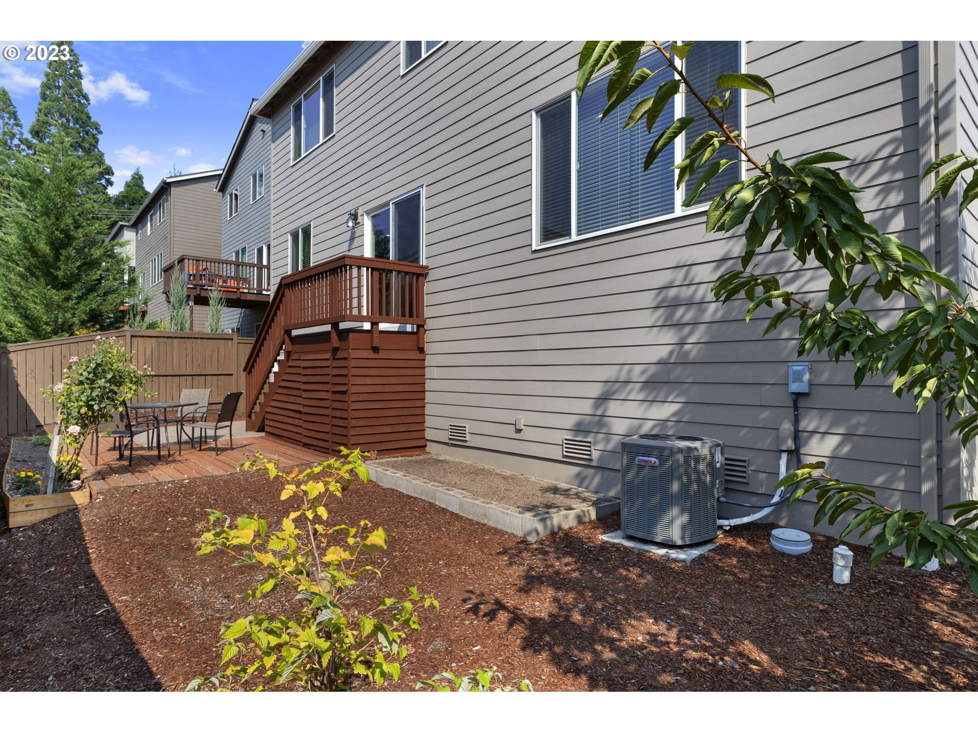 11840 NW MAPLE HILL LN