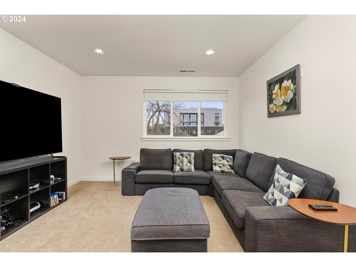 3916 N GANTENBEIN AVE