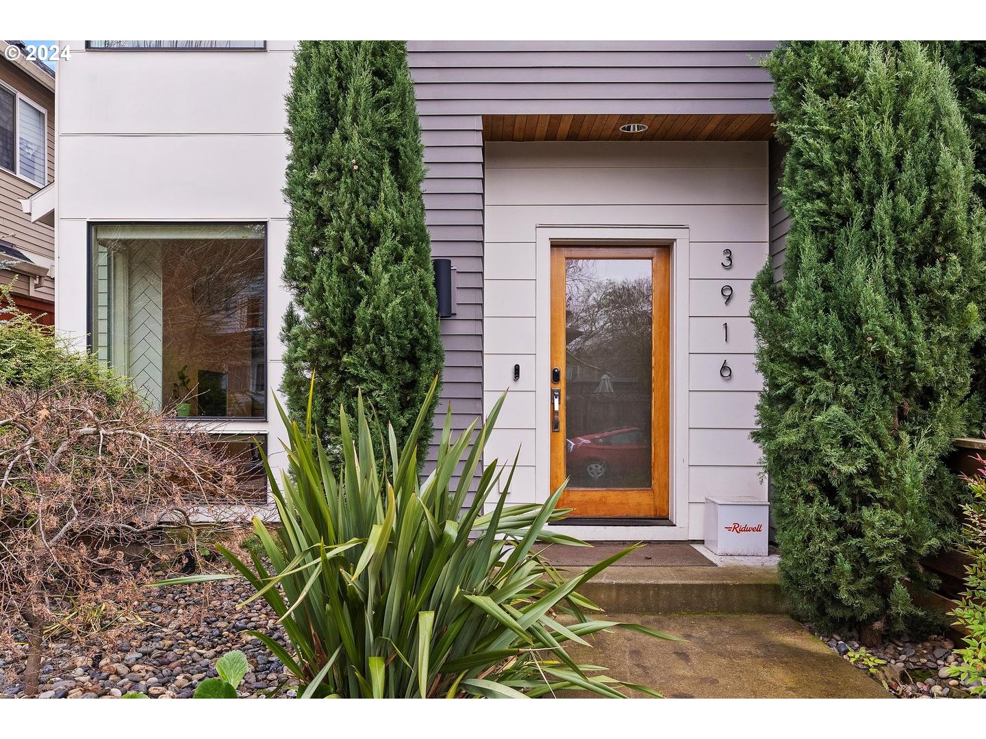 3916 N GANTENBEIN AVE