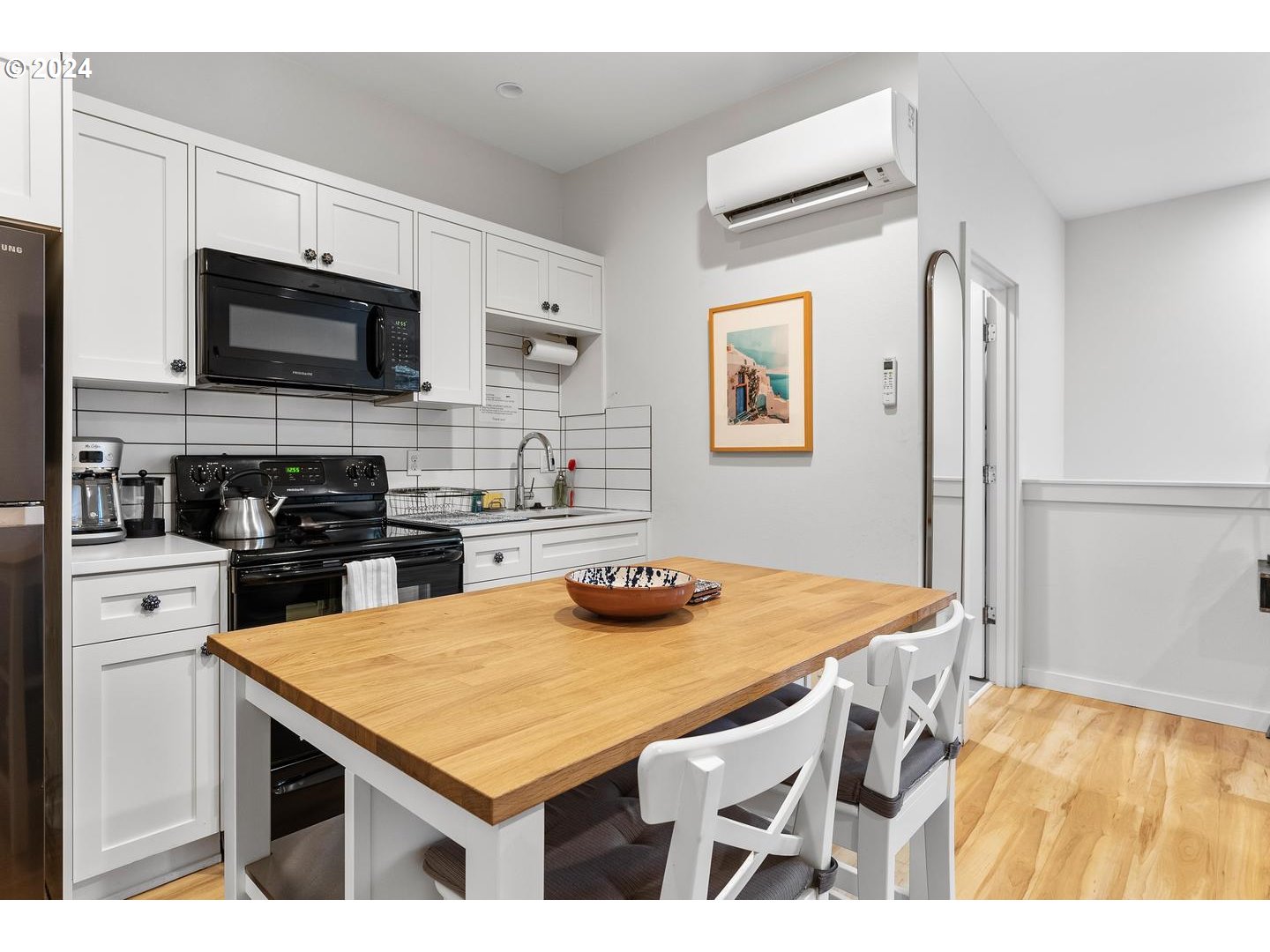 3916 N GANTENBEIN AVE