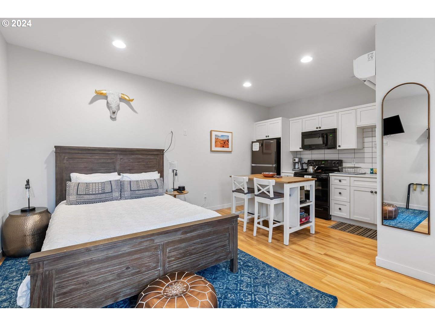 3916 N GANTENBEIN AVE