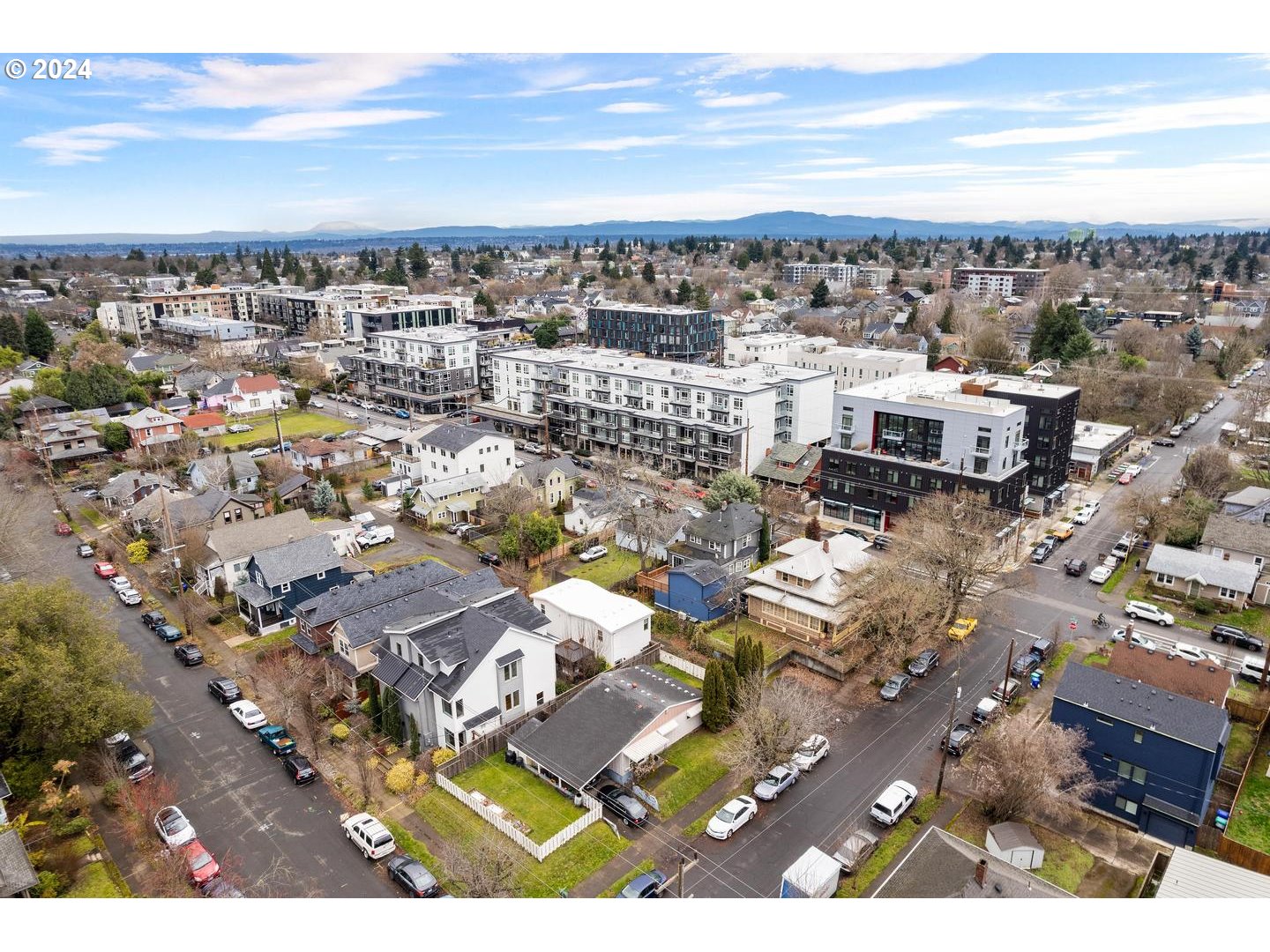 3916 N GANTENBEIN AVE