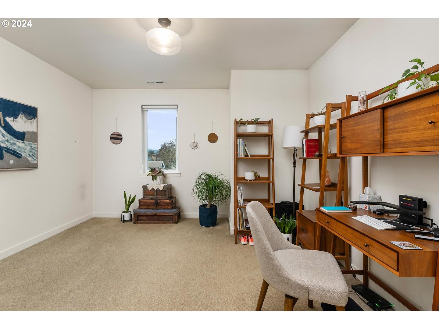 3916 N GANTENBEIN AVE