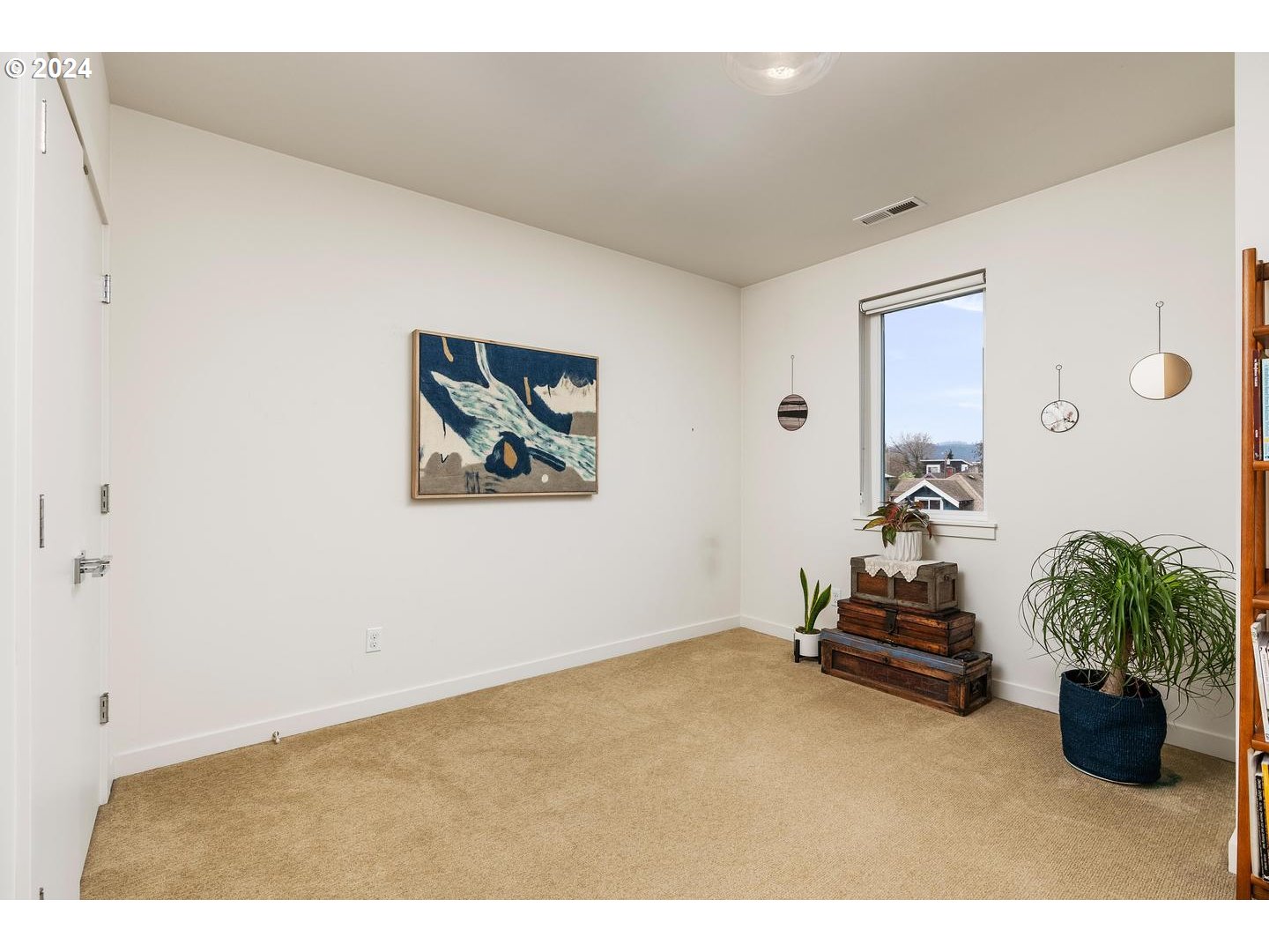 3916 N GANTENBEIN AVE