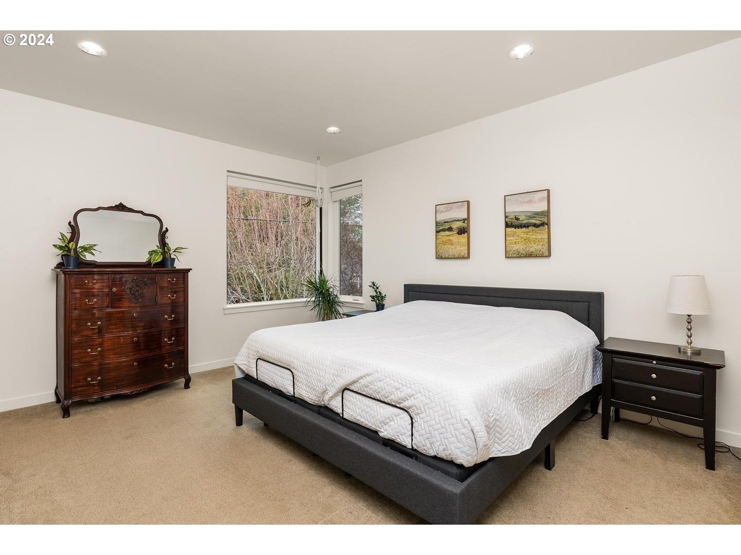 3916 N GANTENBEIN AVE