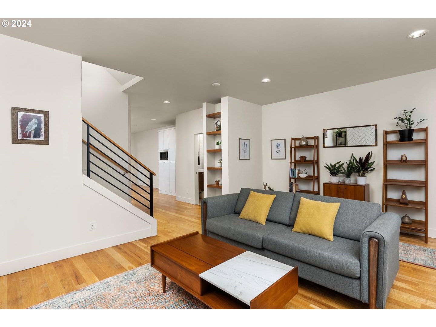 3916 N GANTENBEIN AVE