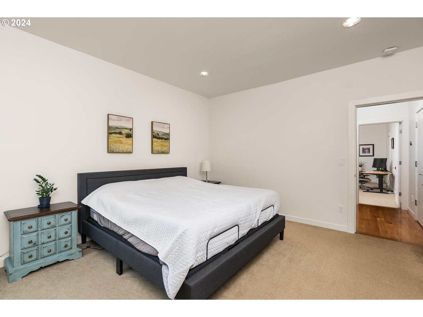 3916 N GANTENBEIN AVE